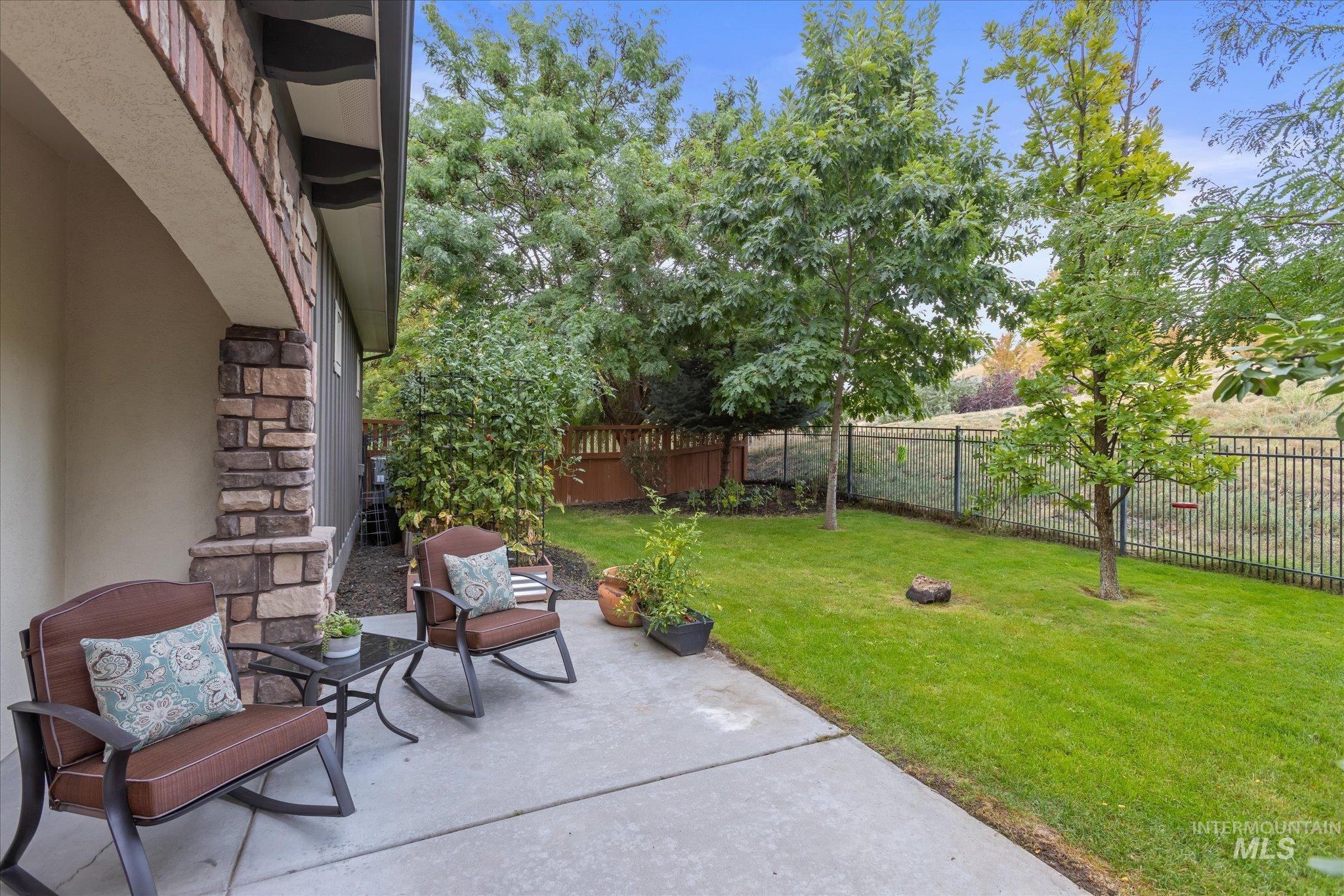 4525 W Farm View Dr