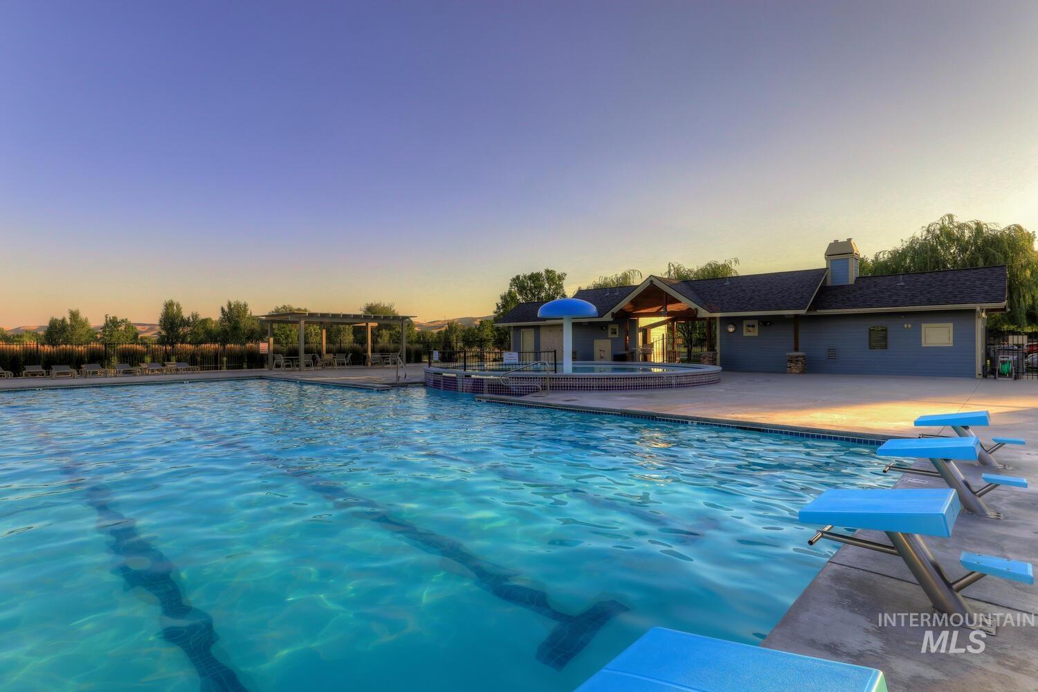 4525 W Farm View Dr