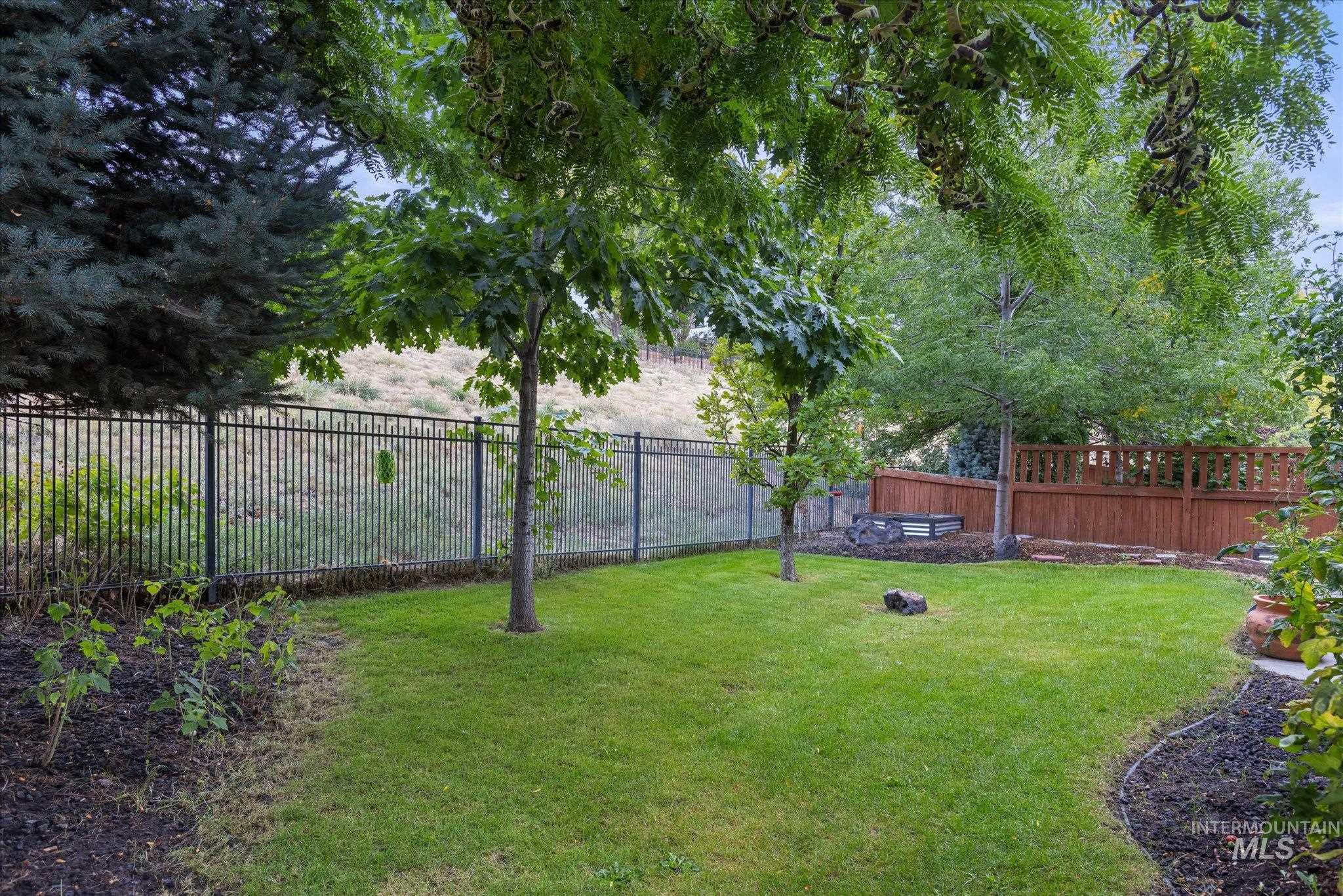 4525 W Farm View Dr
