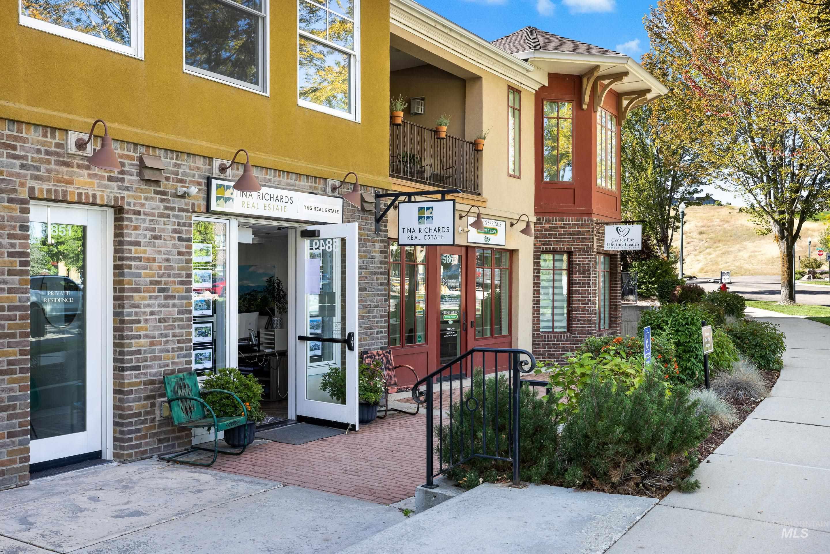 3887 W. Deerpath