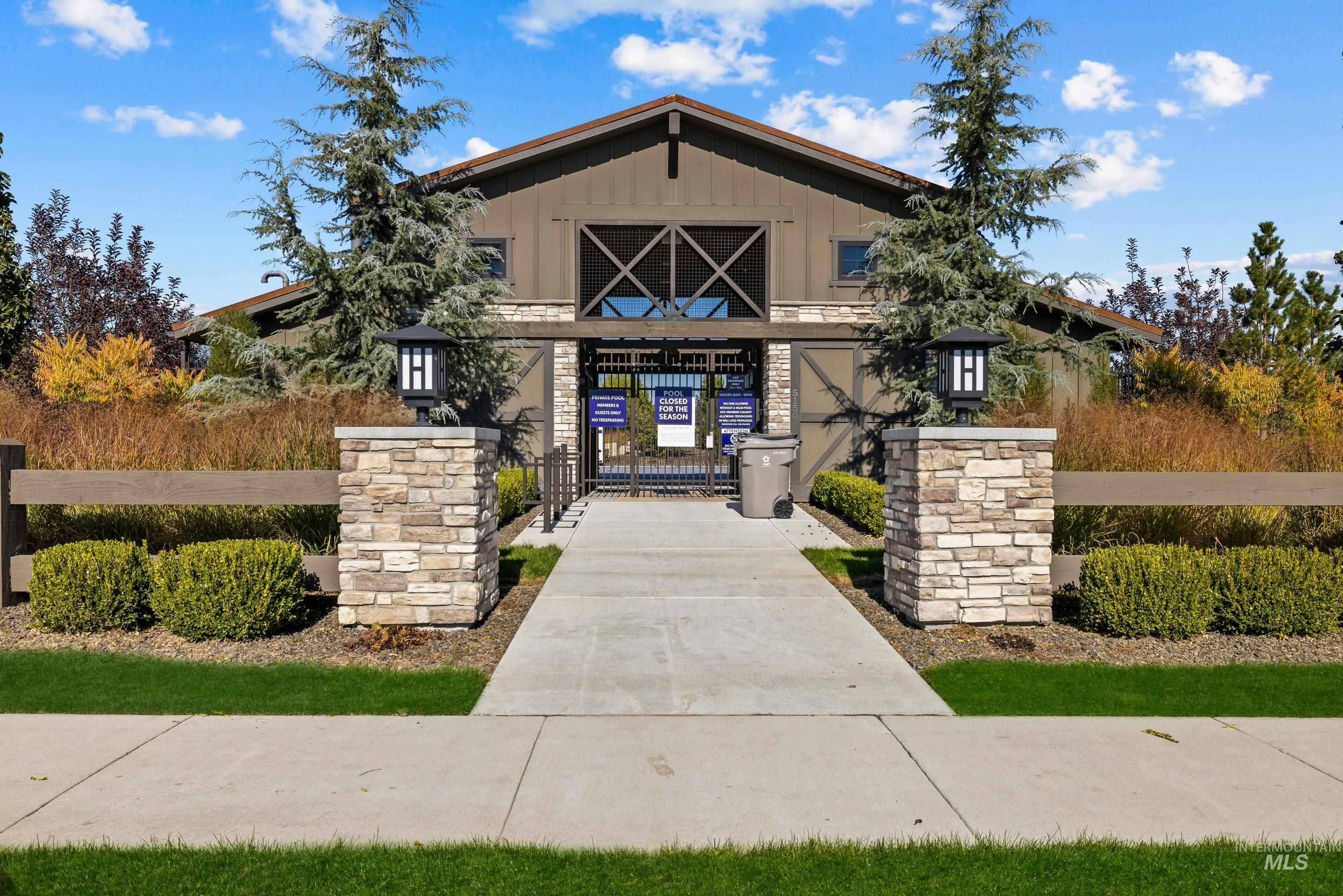 2347 N Fountainhead Way