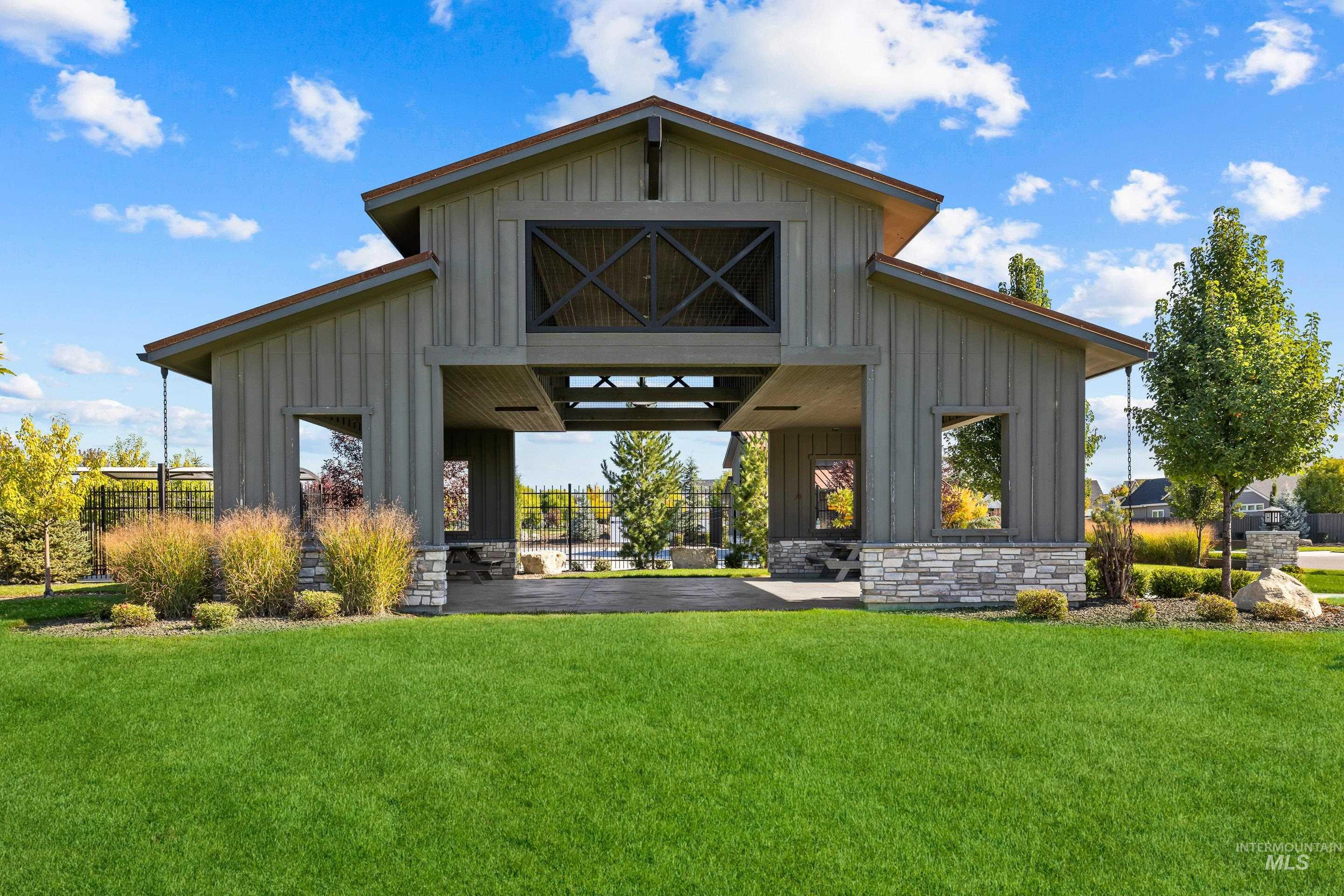 2347 N Fountainhead Way