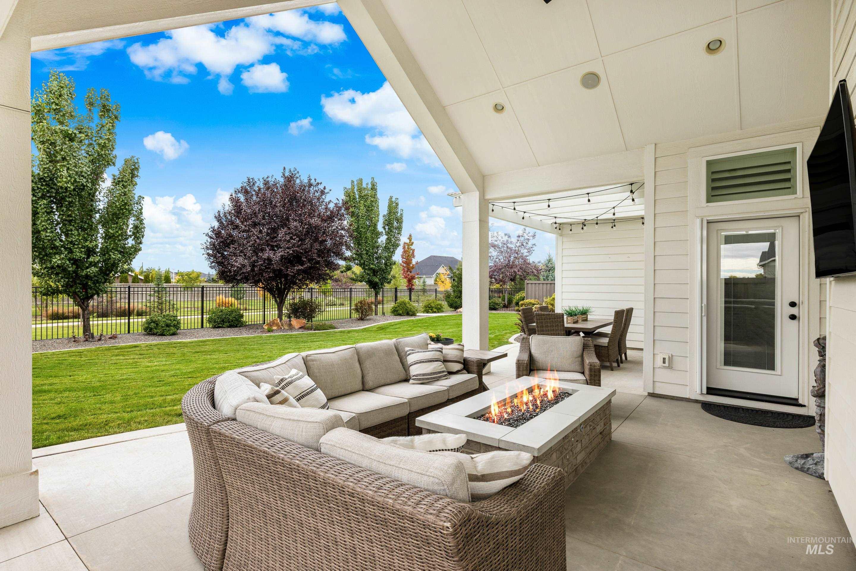 2347 N Fountainhead Way