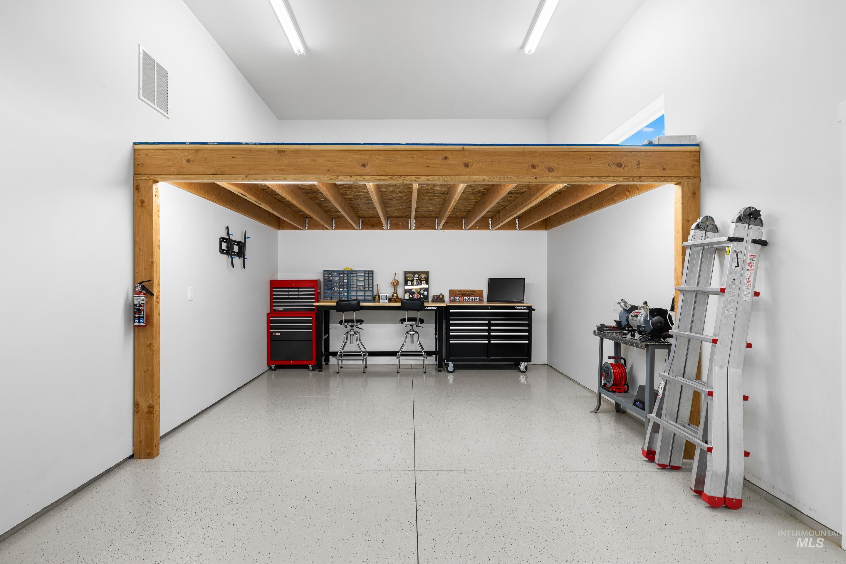 2347 N Fountainhead Way