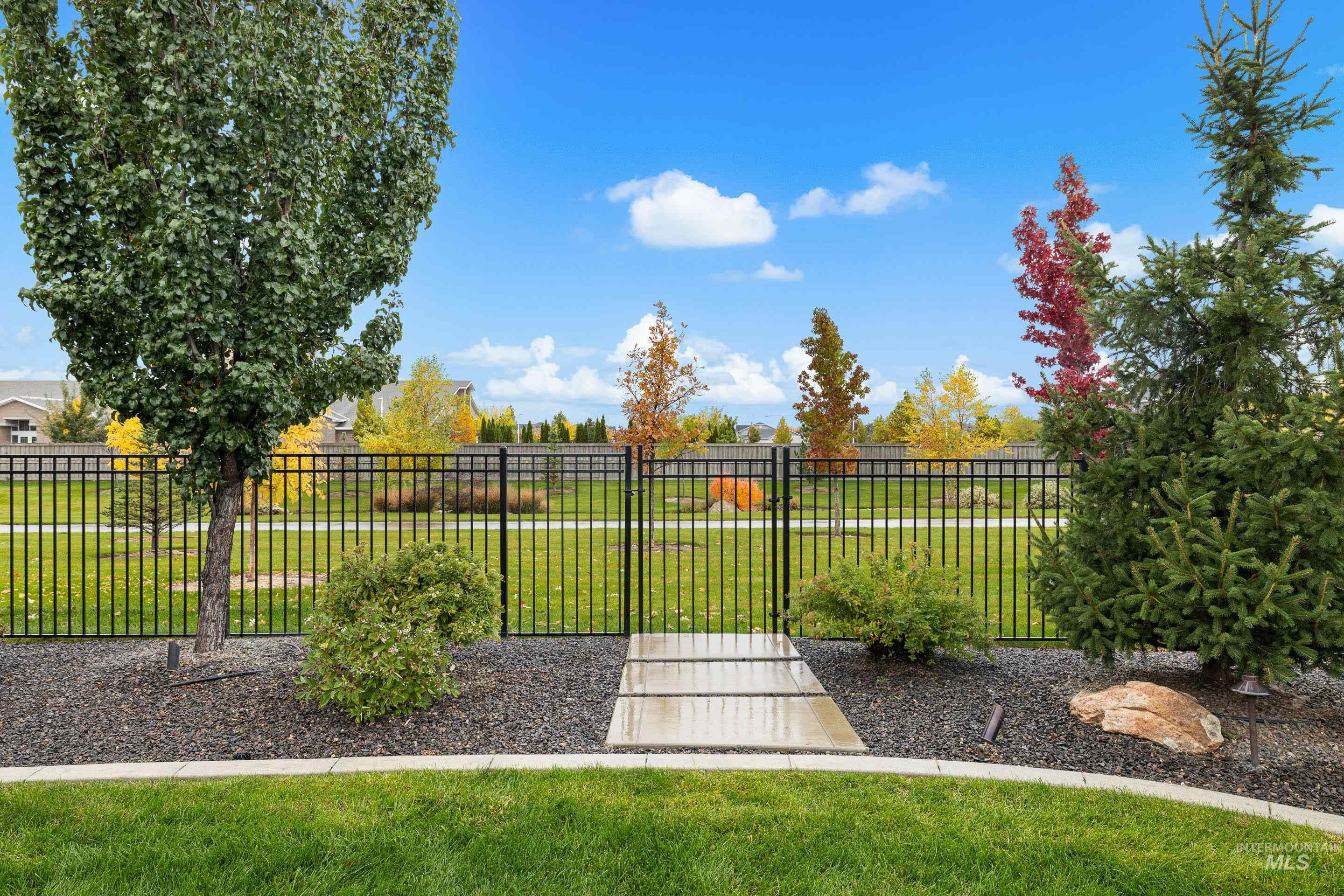 2347 N Fountainhead Way
