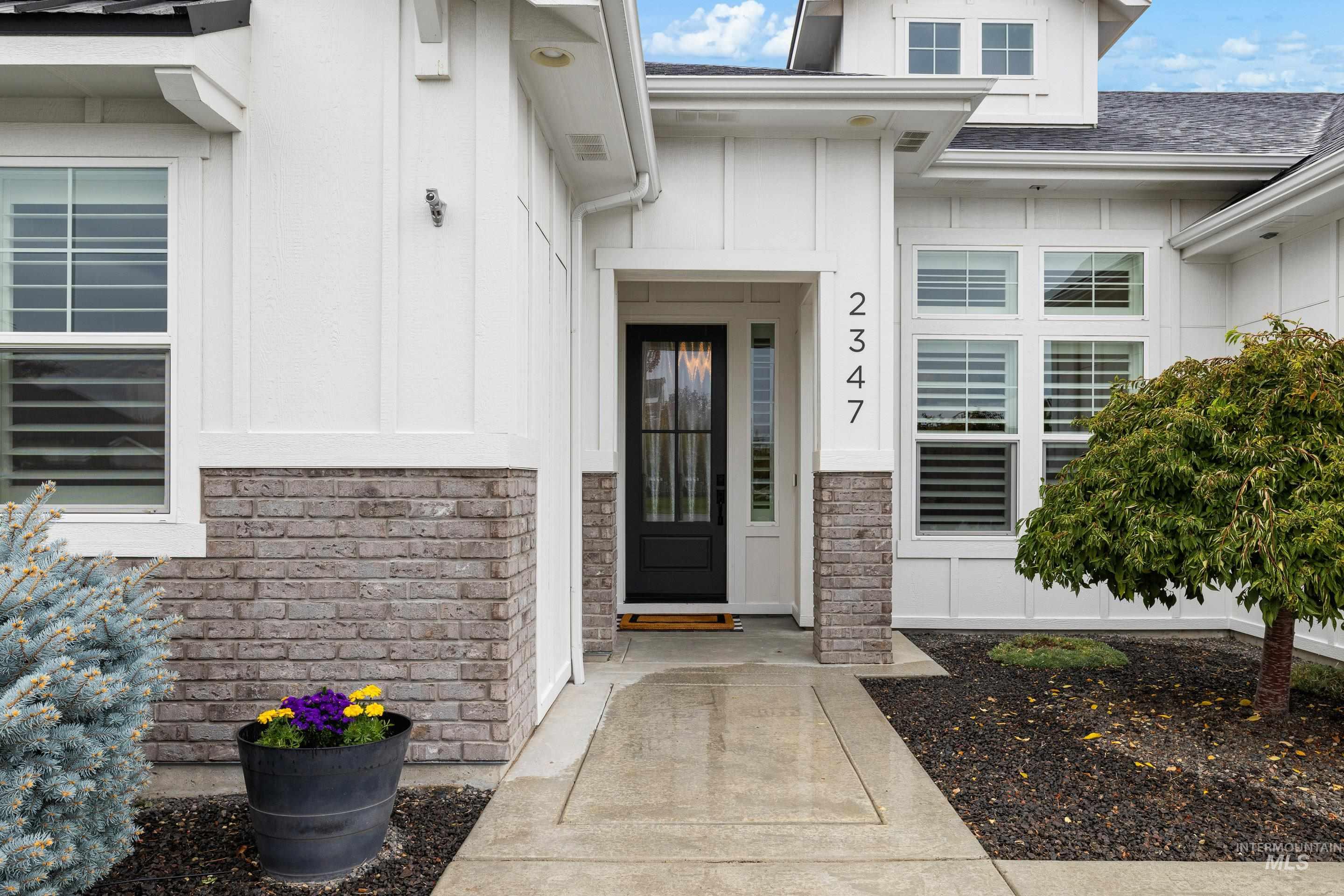 2347 N Fountainhead Way
