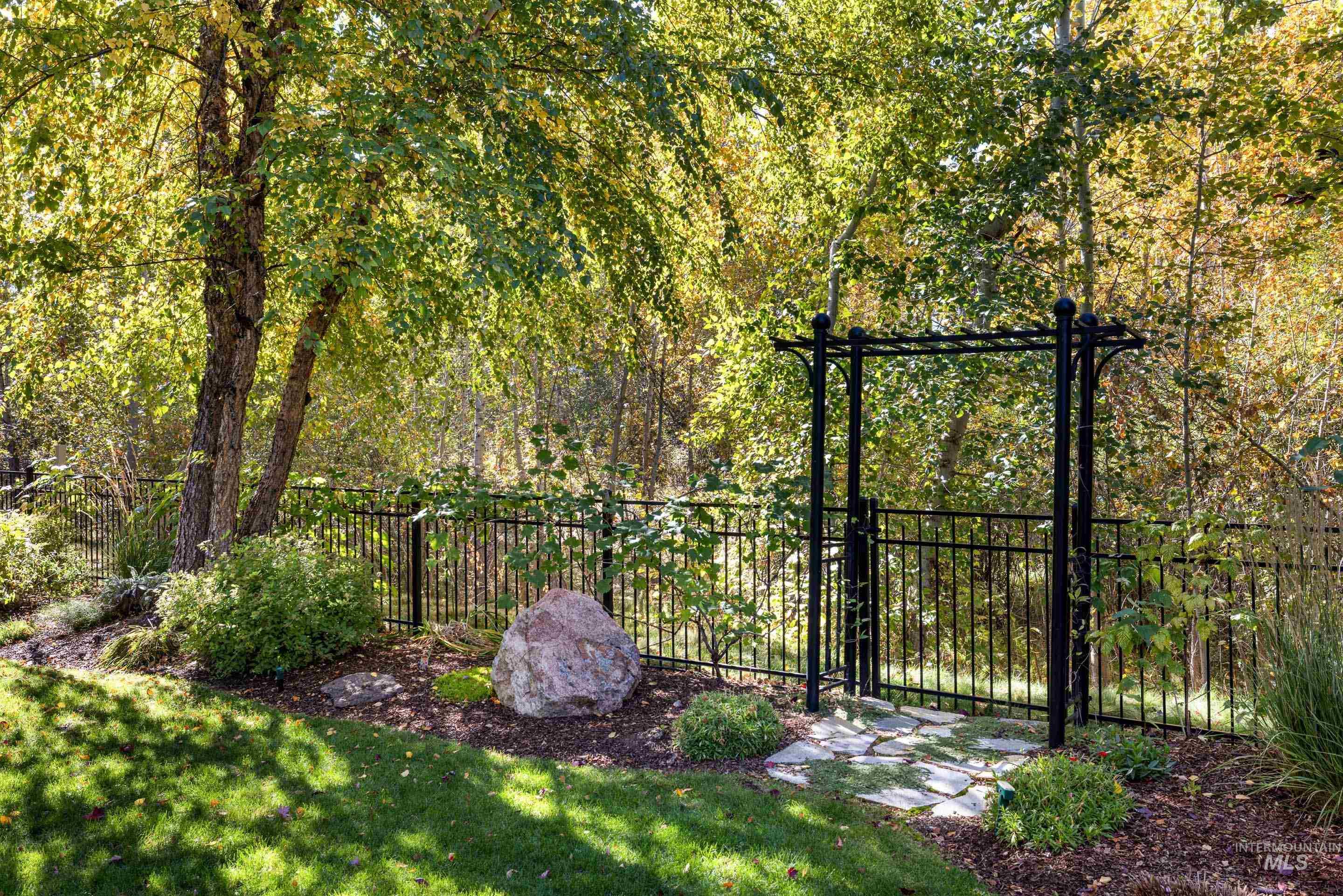 4581 W Long Meadow Dr