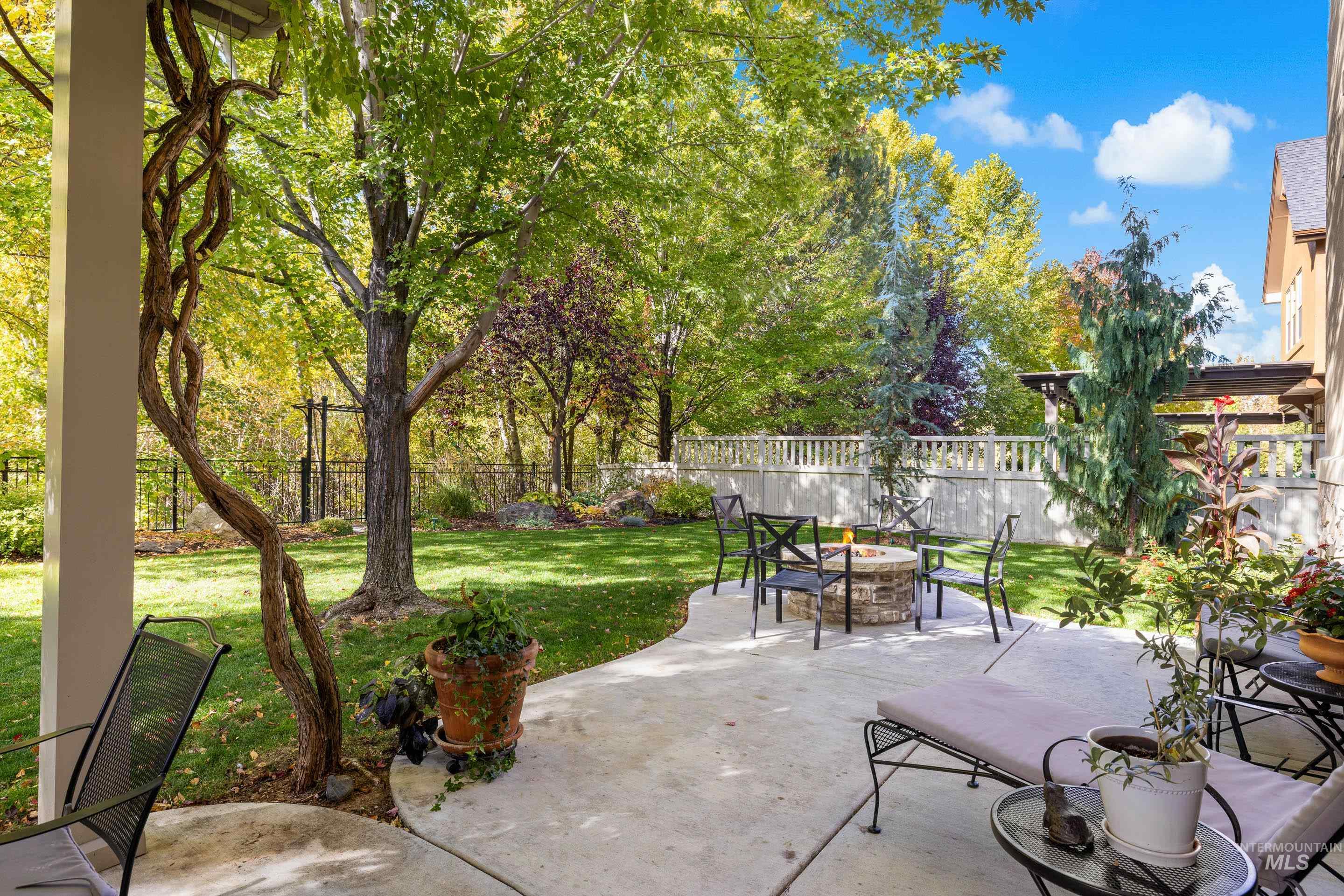 4581 W Long Meadow Dr