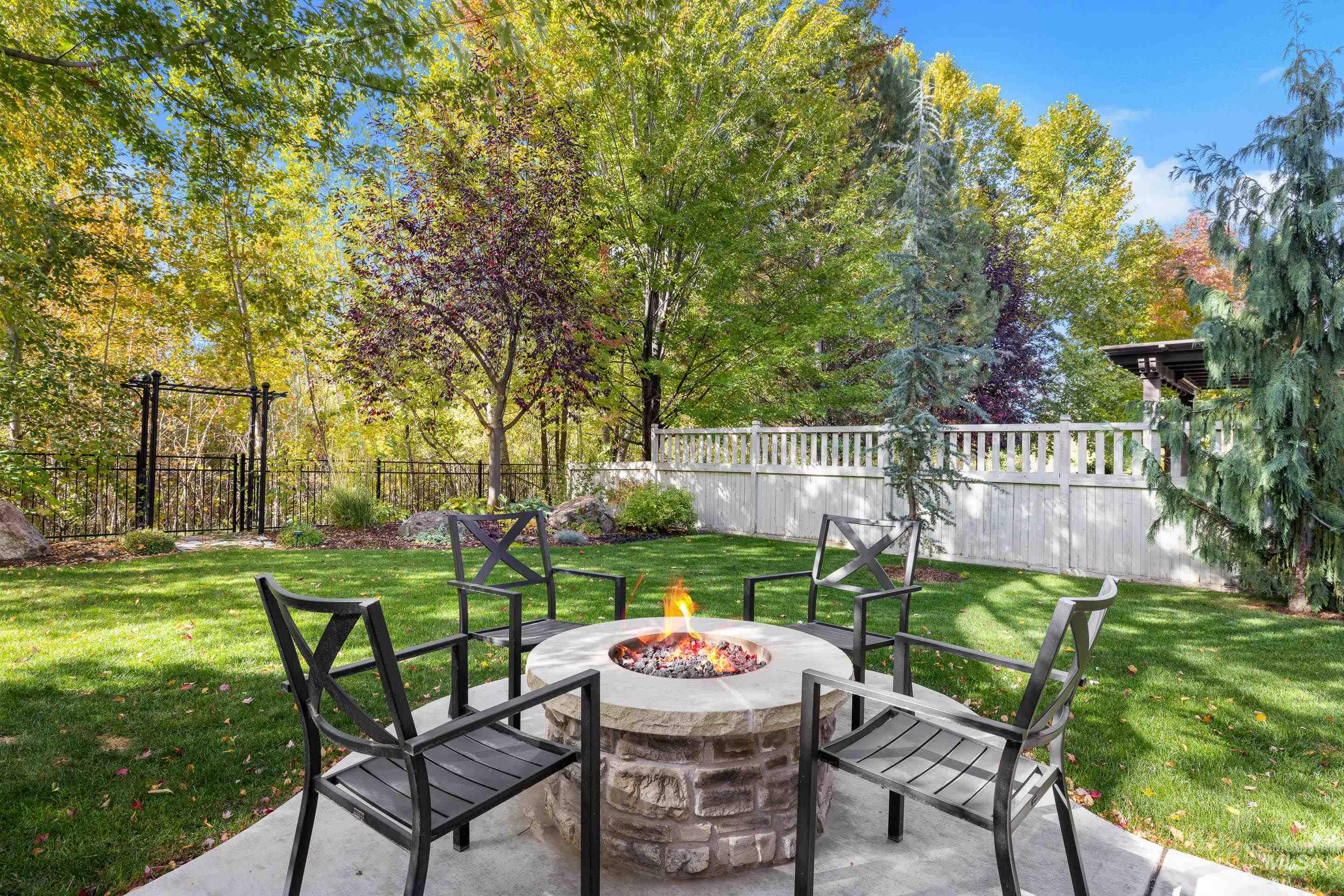 4581 W Long Meadow Dr