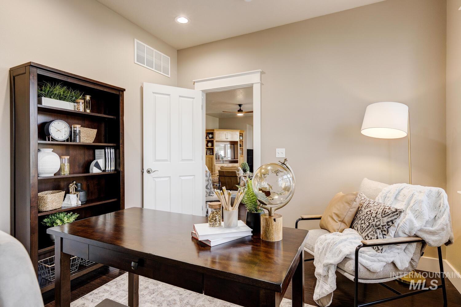 5855 W Farm Market Rd