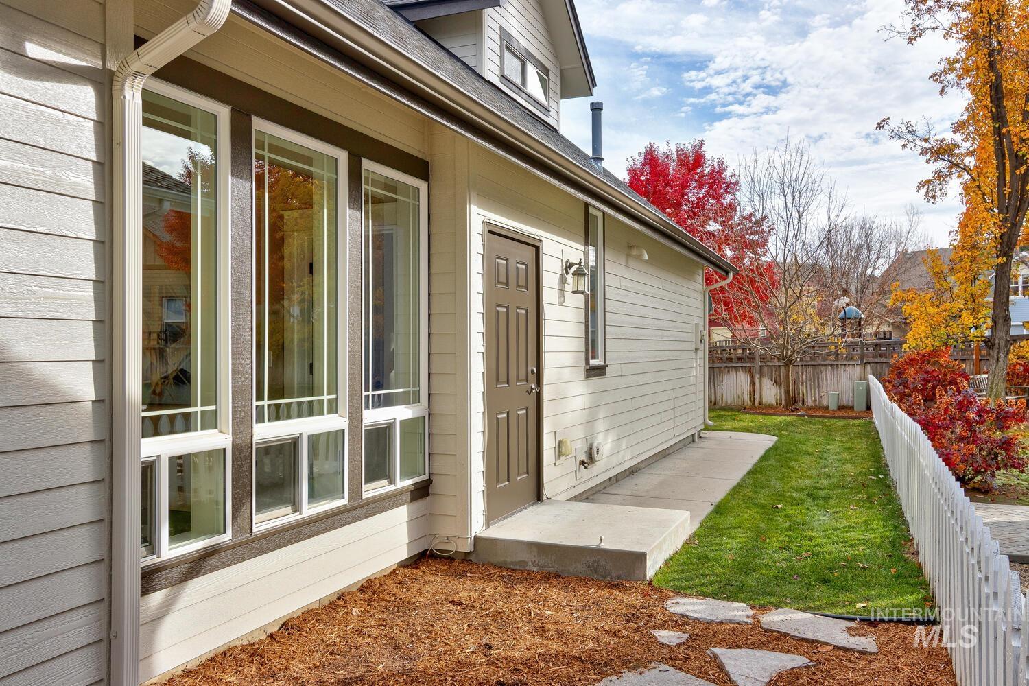 5855 W Farm Market Rd