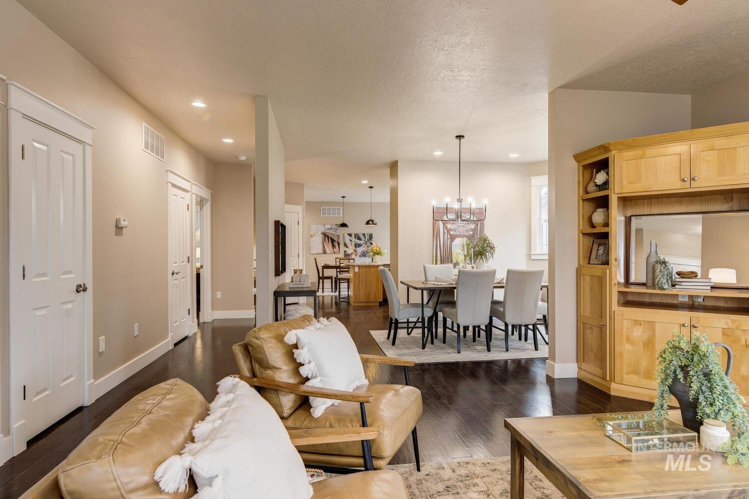 5855 W Farm Market Rd