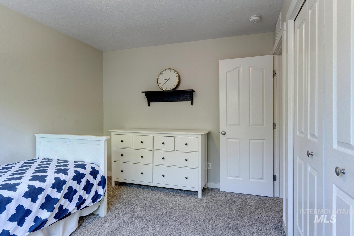 5572 W School Ridge Rd