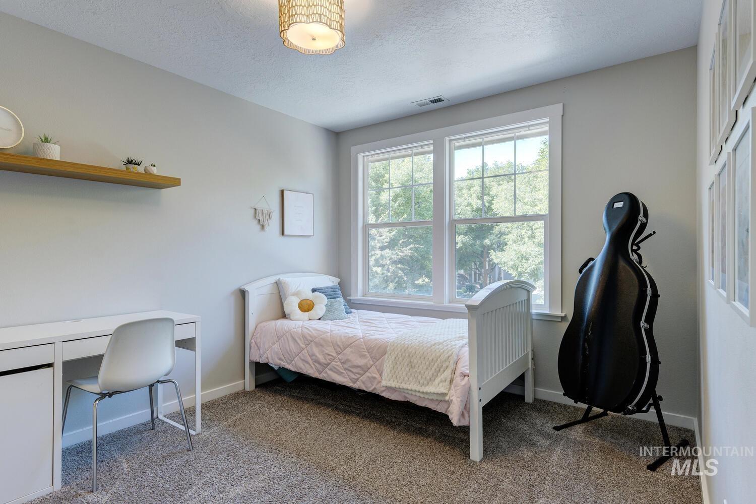 5572 W School Ridge Rd