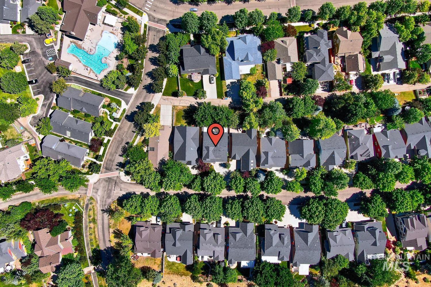 5572 W School Ridge Rd