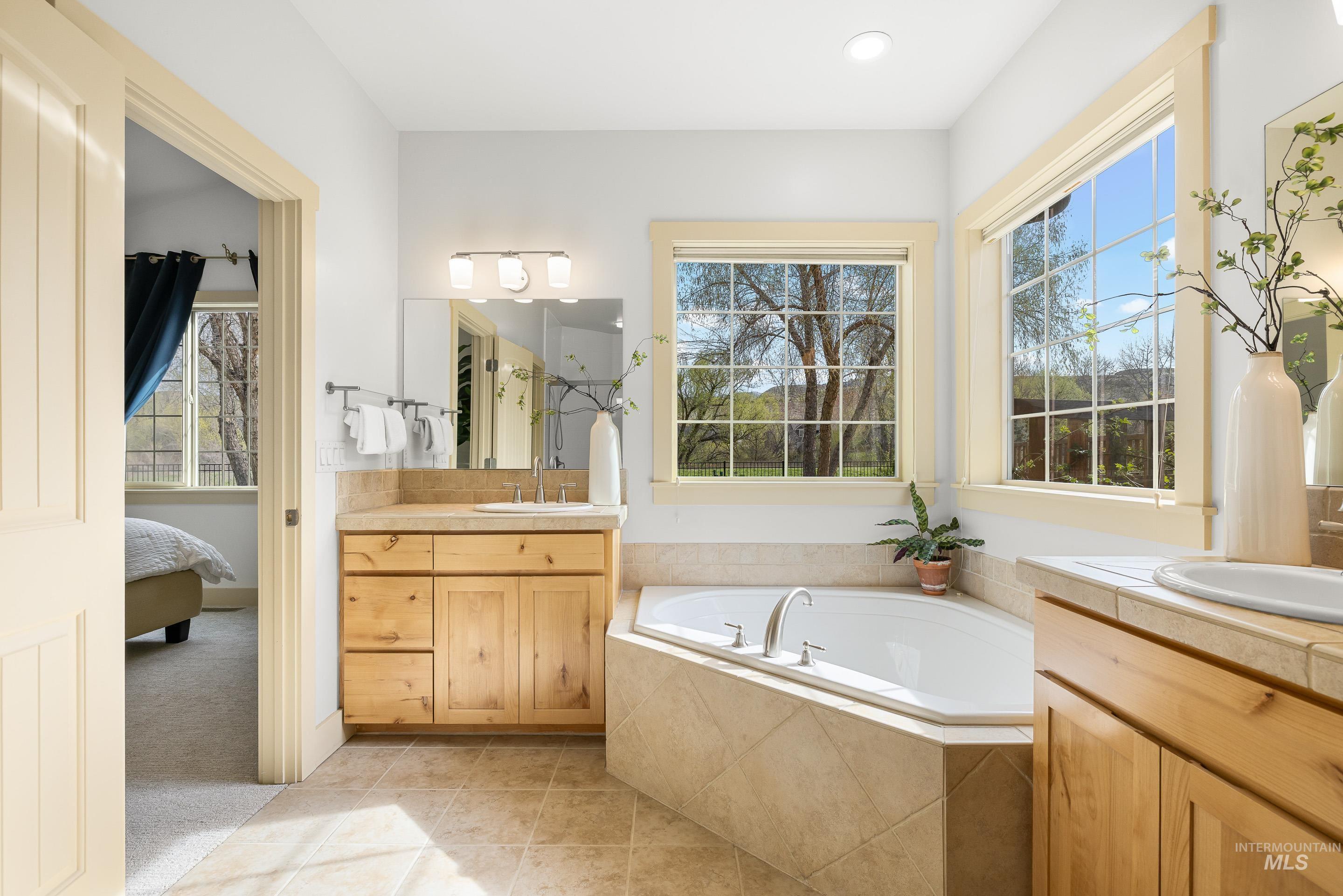 4172 W Miners Farm Dr