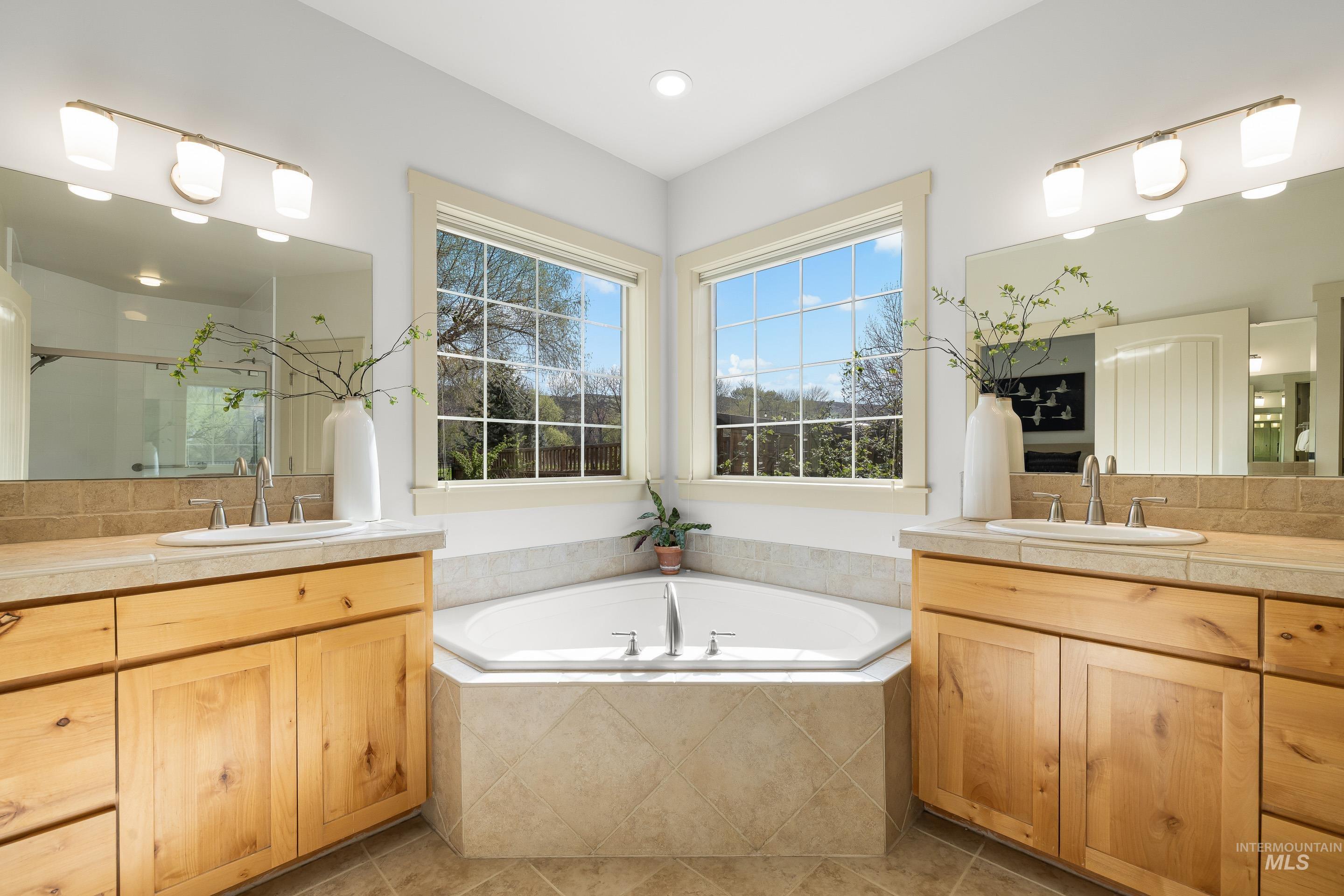 4172 W Miners Farm Dr