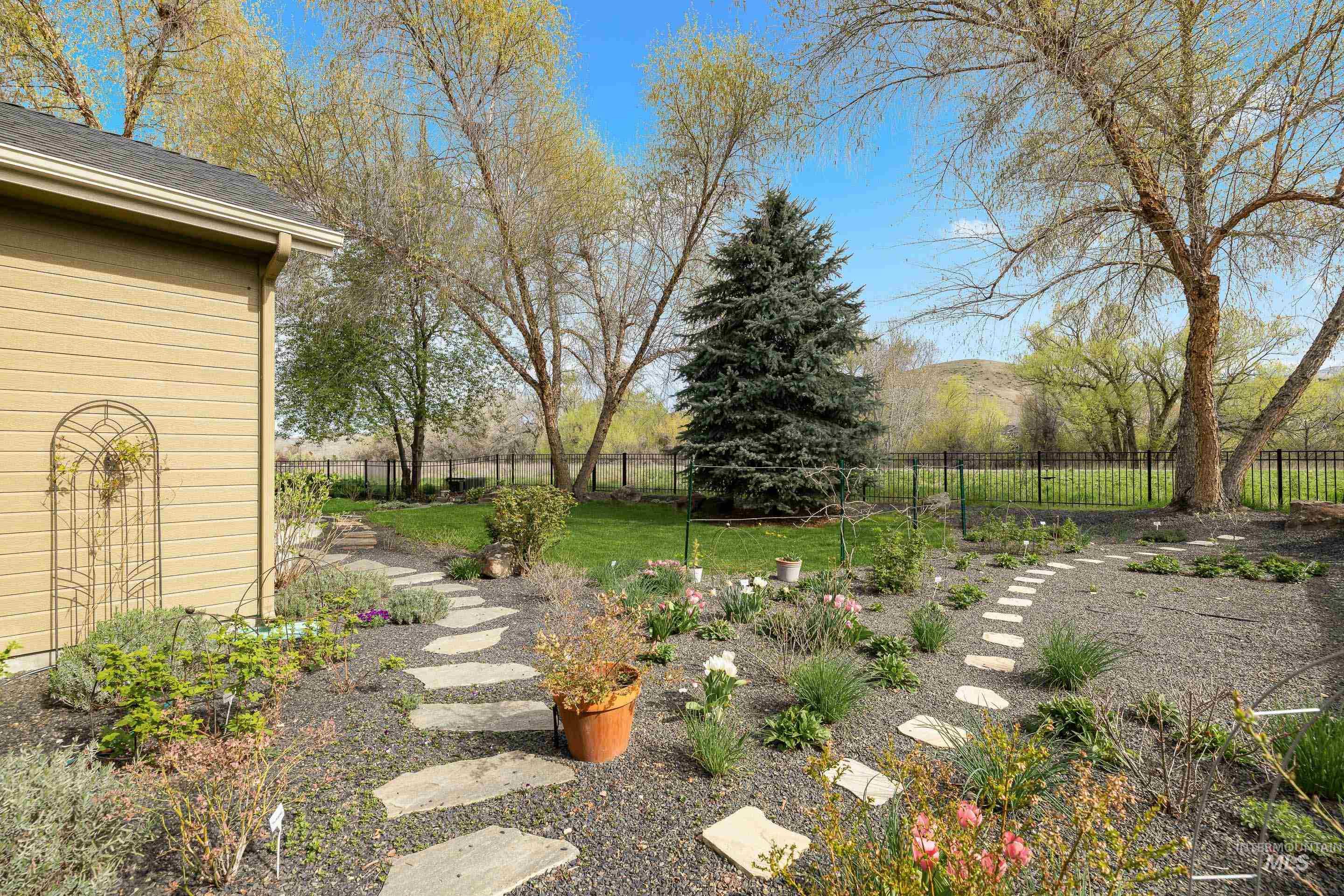 4172 W Miners Farm Dr