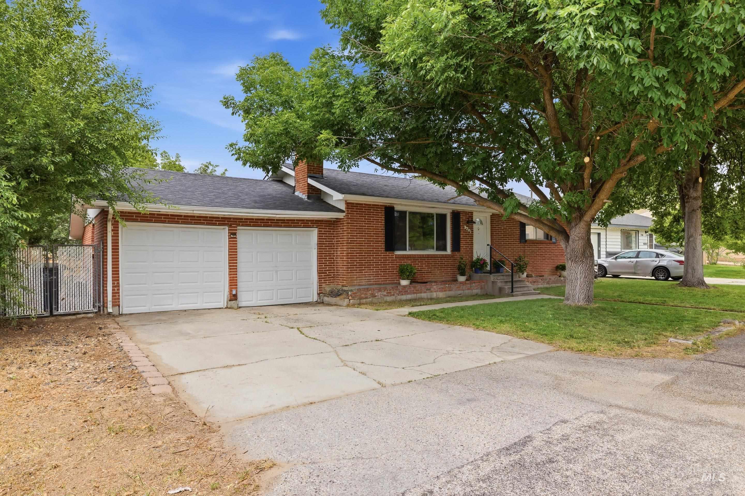 3701 N Woody Drive