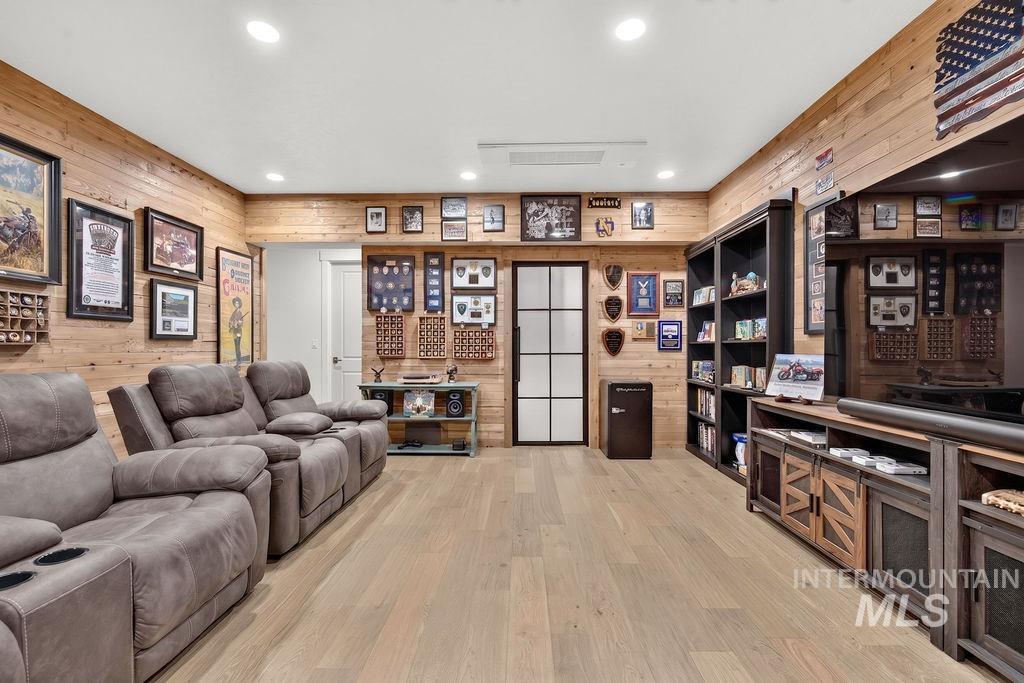 15058 Longwood Ct