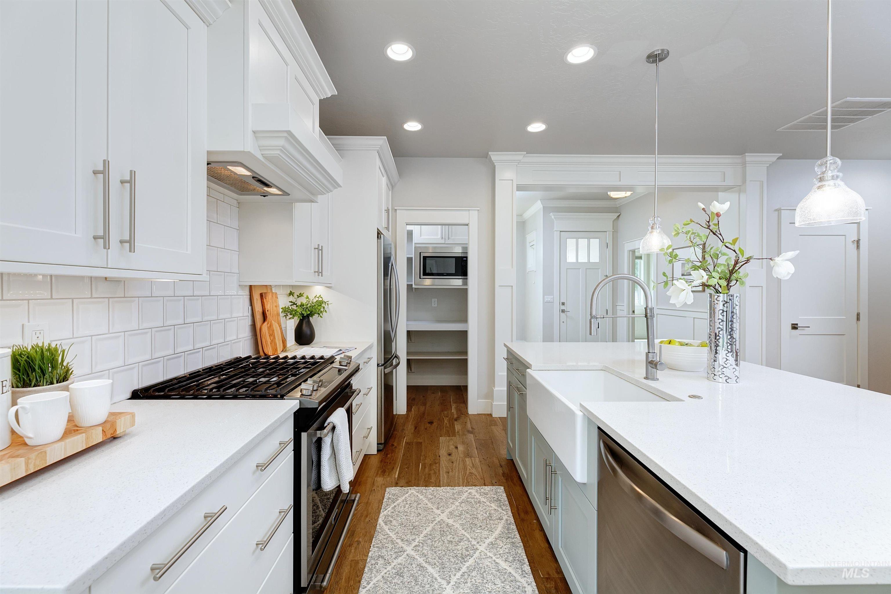 3808 W Hidden Springs Drive