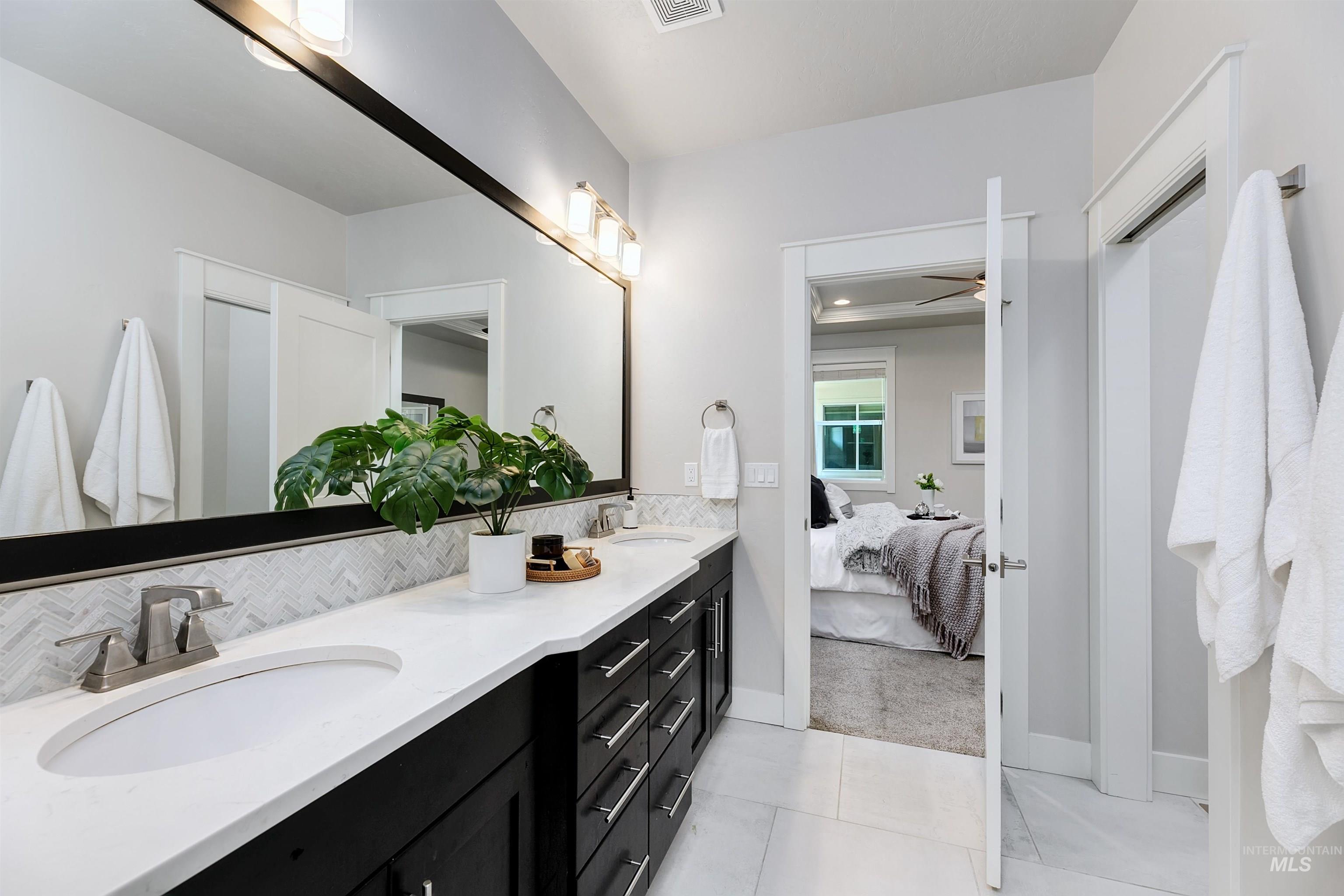3808 W Hidden Springs Drive