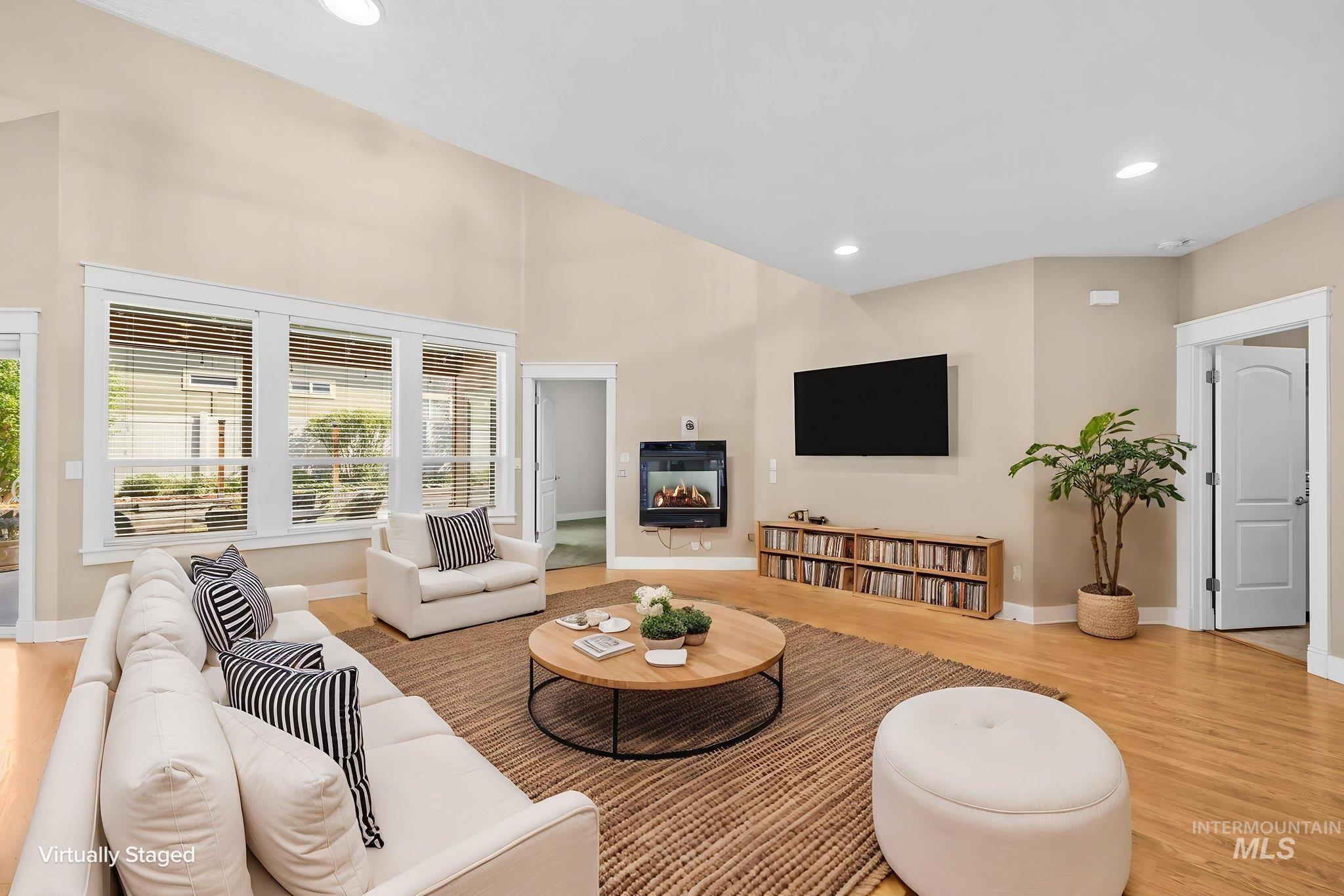 2246 N Eagle Creek