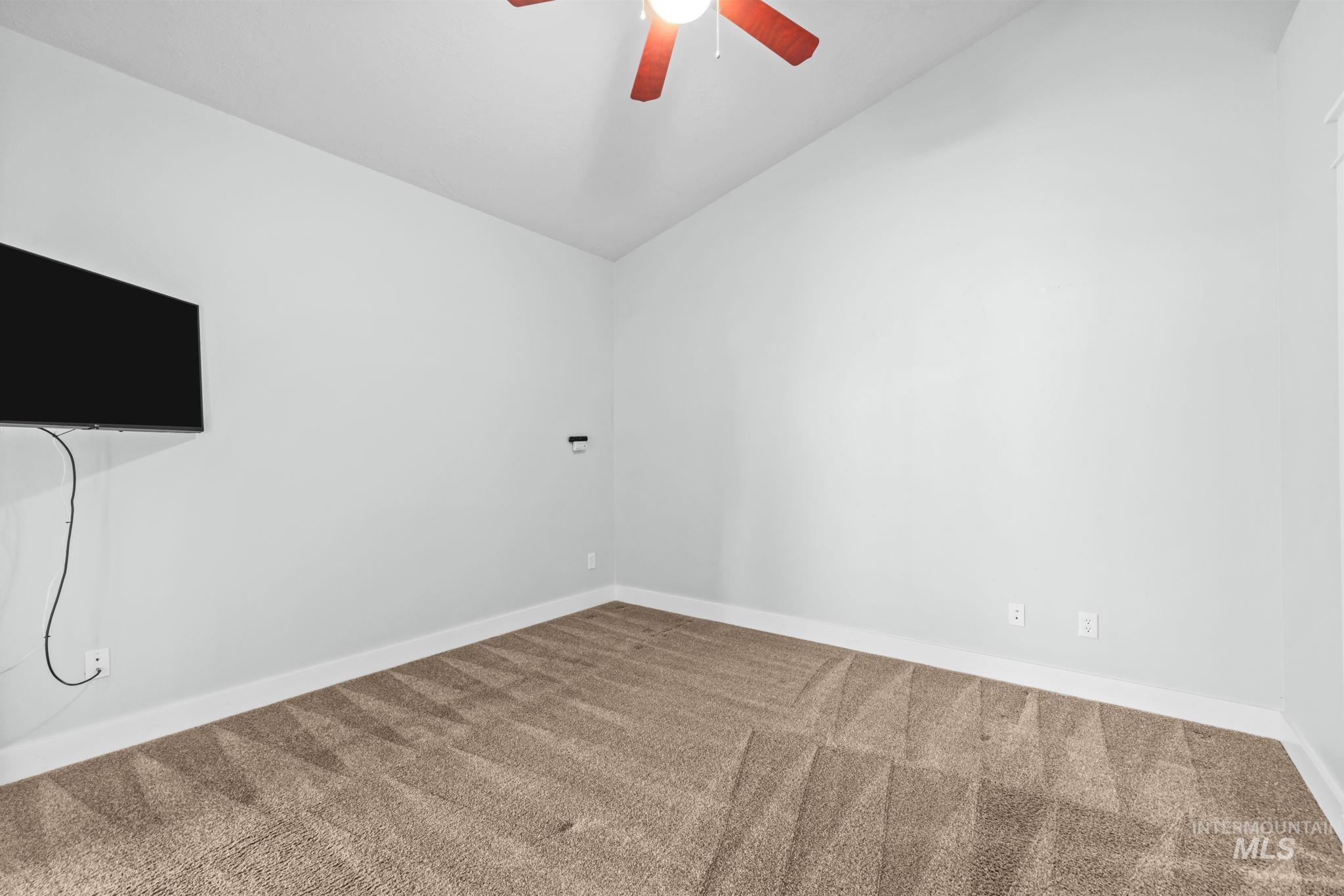 2246 N Eagle Creek