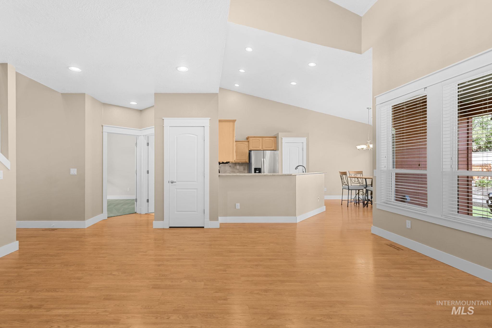 2246 N Eagle Creek
