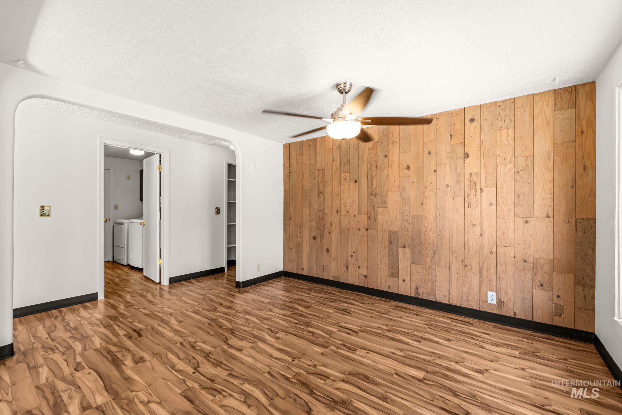 2440 S Virginia