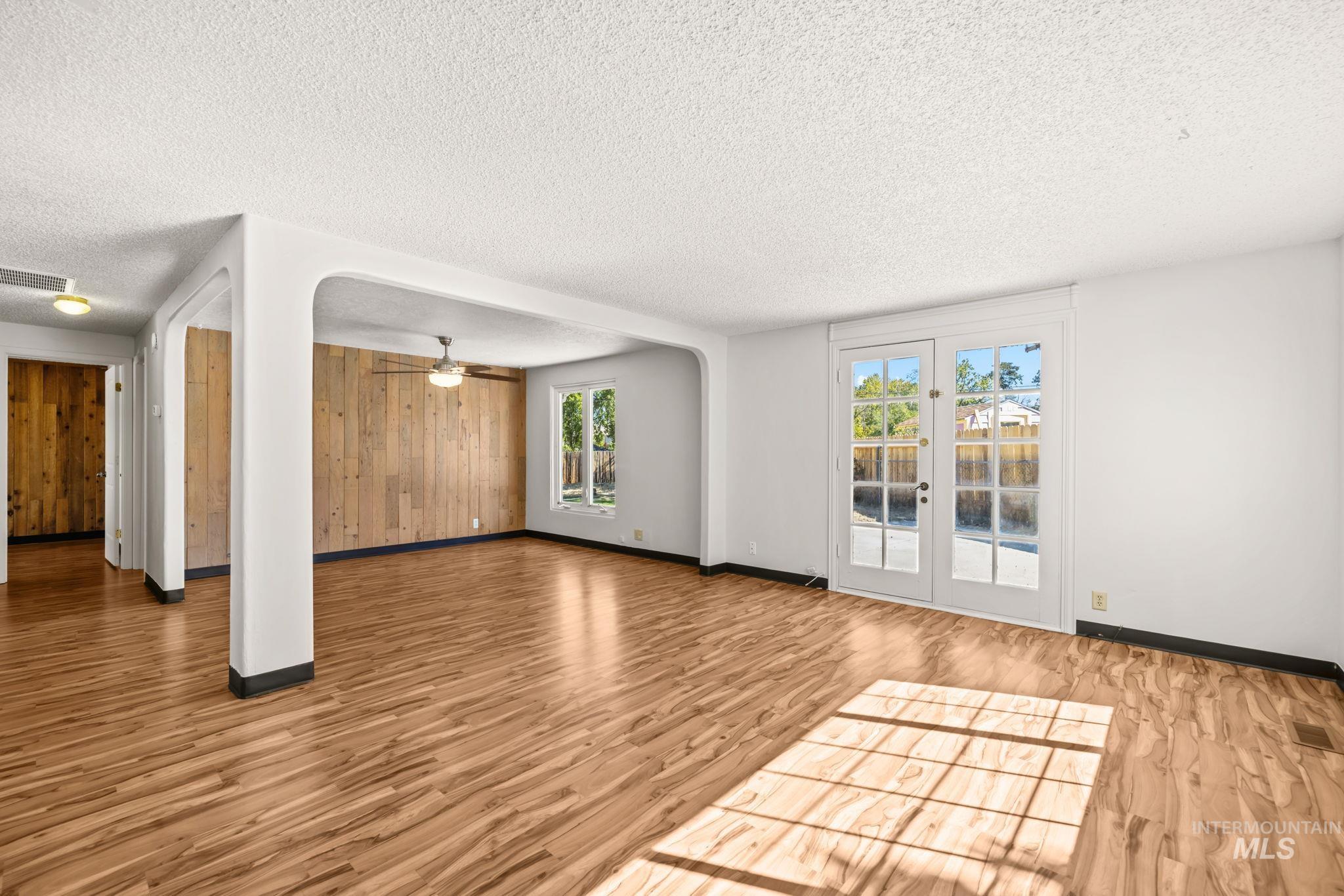 2440 S Virginia