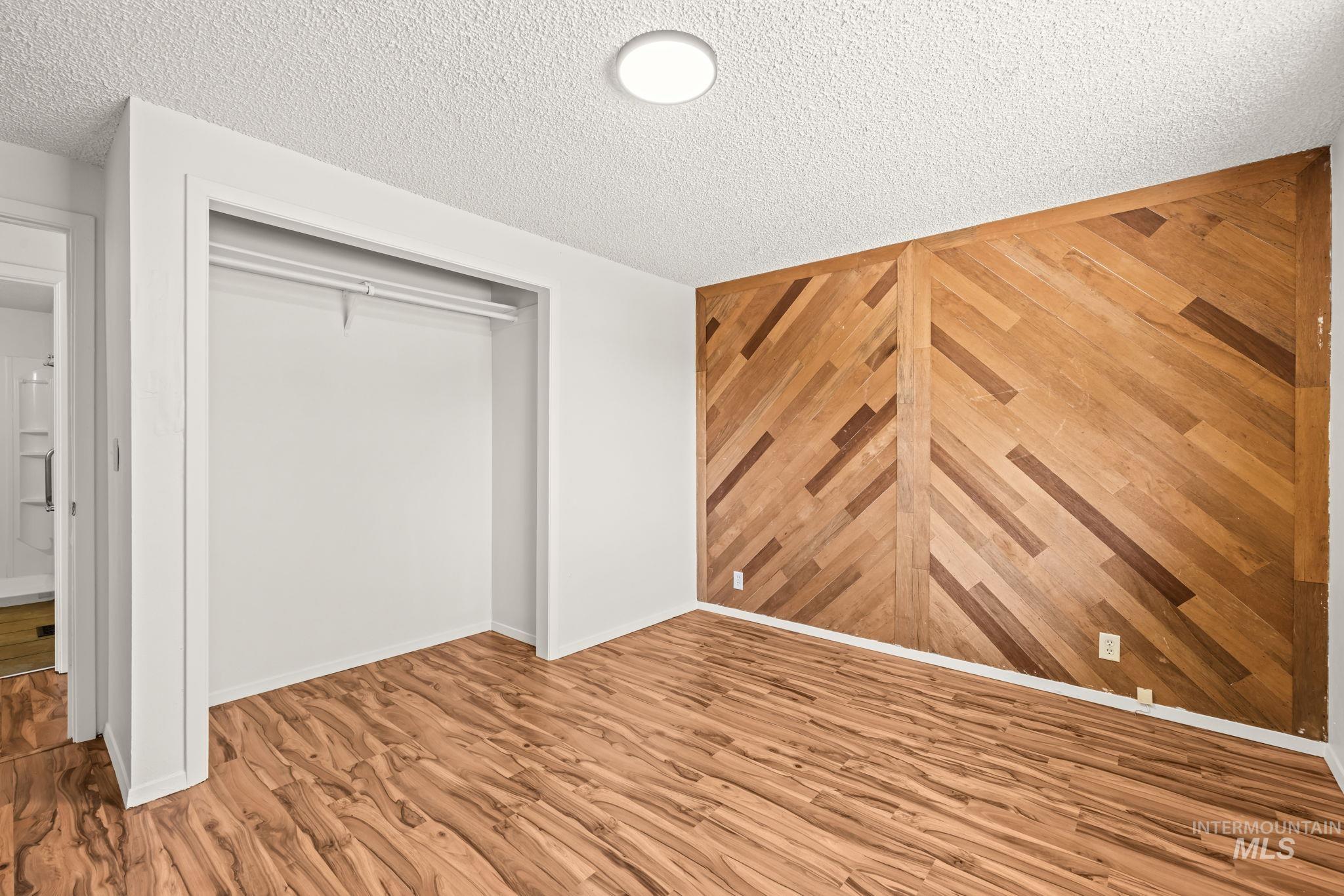 2440 S Virginia