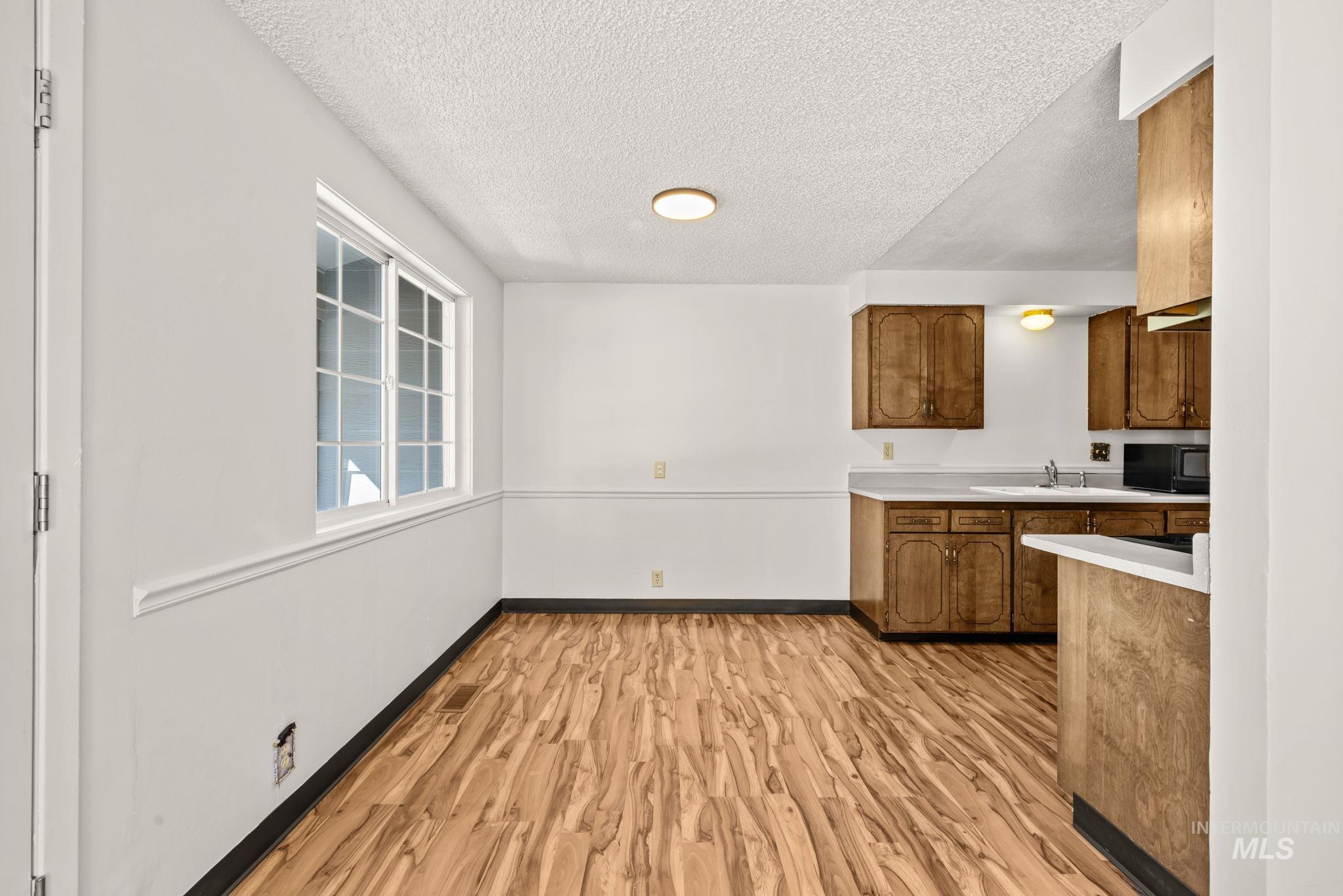 2440 S Virginia