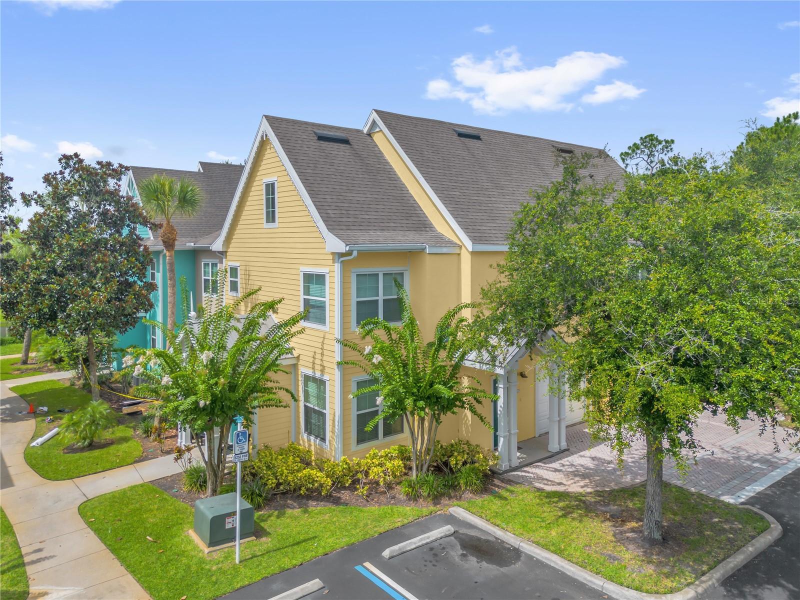 5008 MANGROVE ALY #204