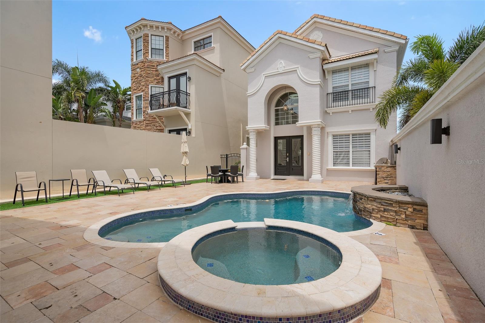 1402 TITIAN CT