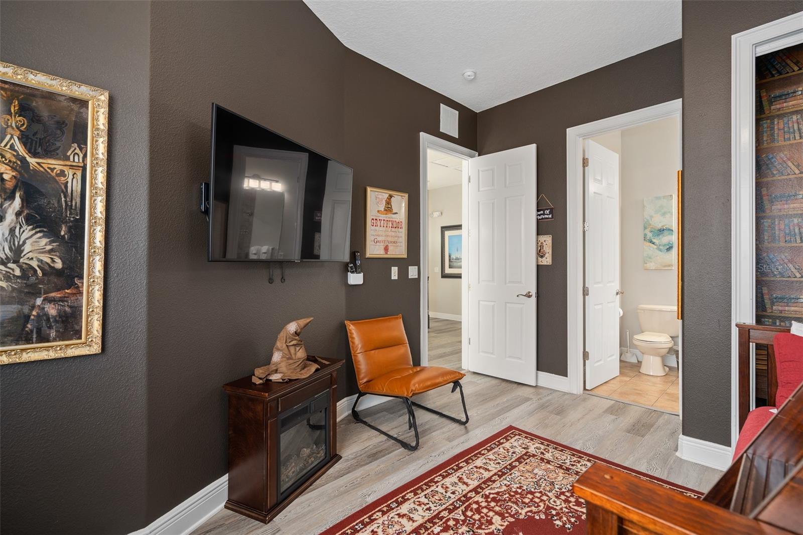 1402 TITIAN CT
