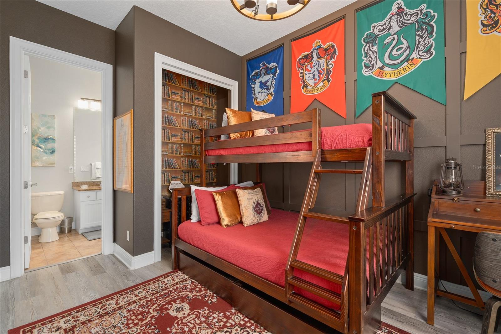 1402 TITIAN CT