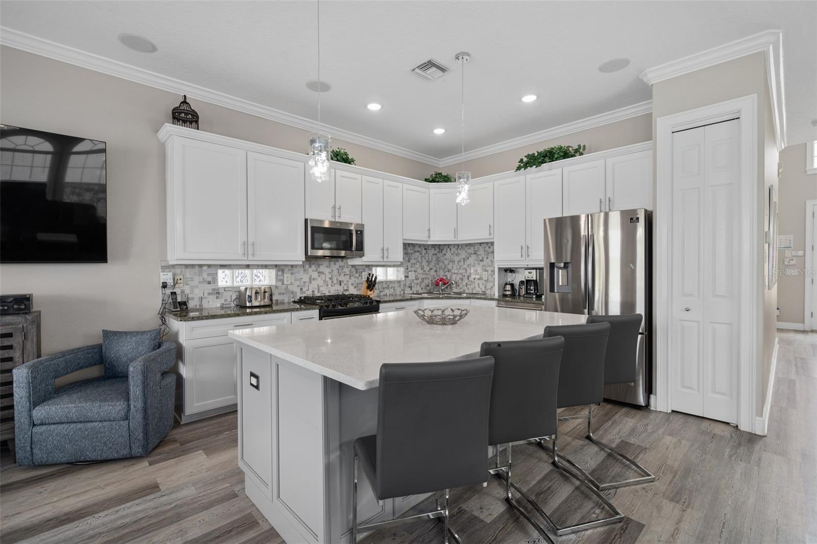 1402 TITIAN CT