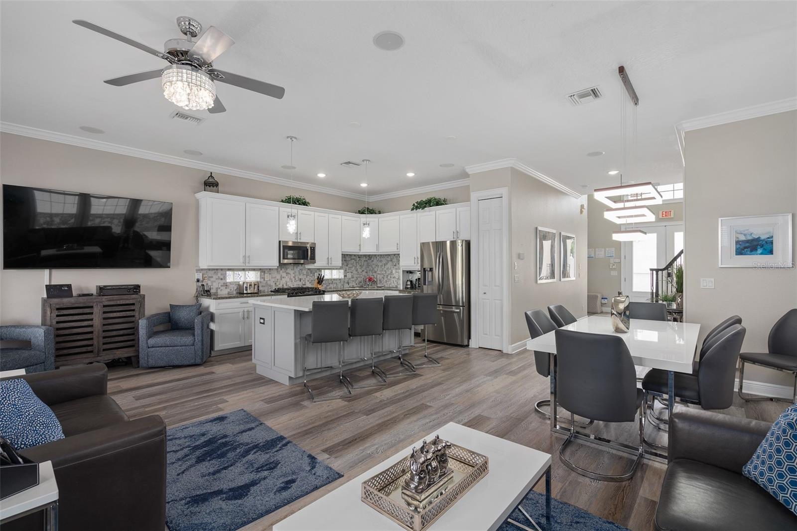 1402 TITIAN CT