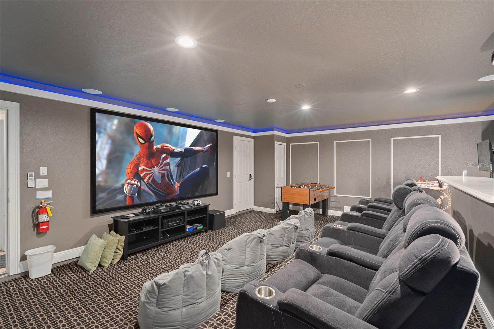 1402 TITIAN CT