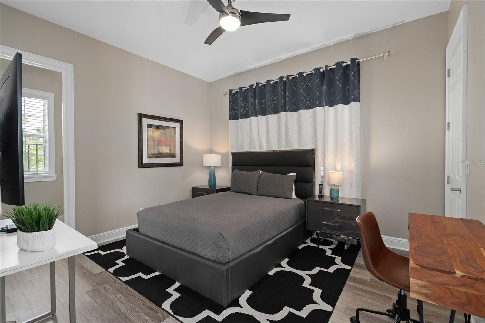 1402 TITIAN CT