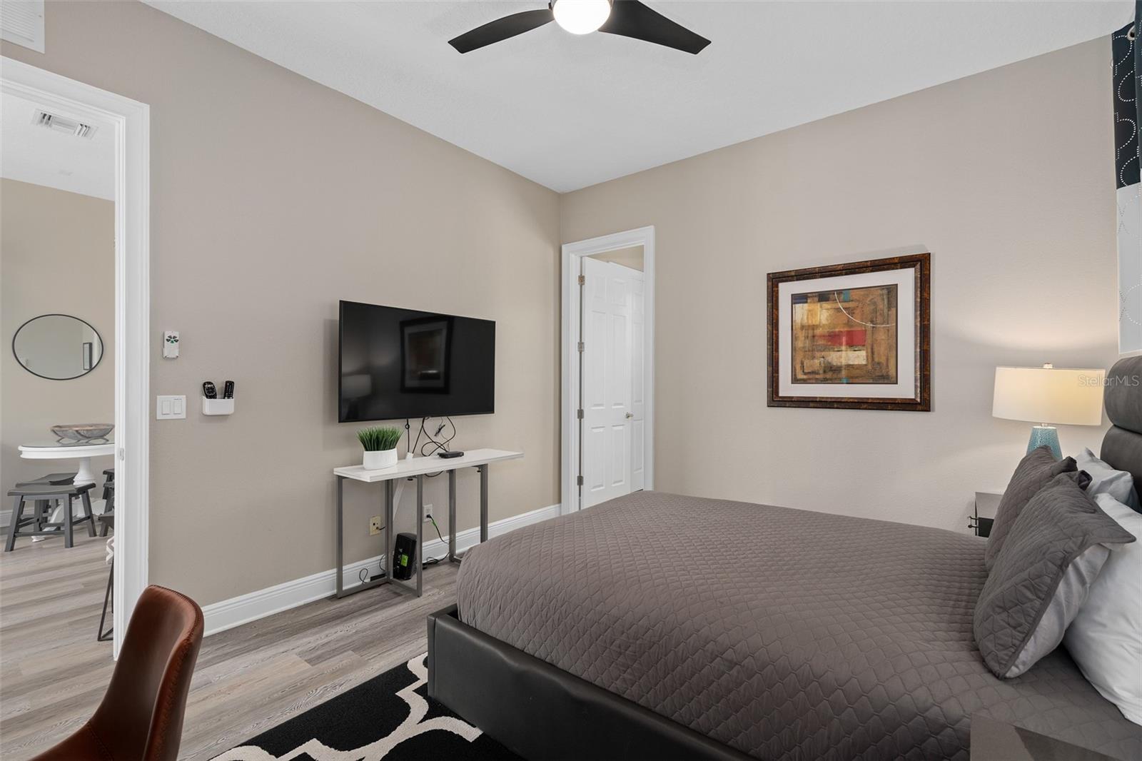 1402 TITIAN CT