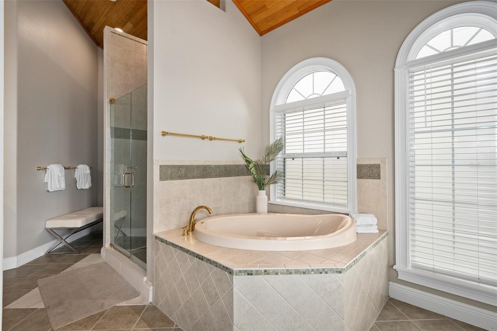 1402 TITIAN CT