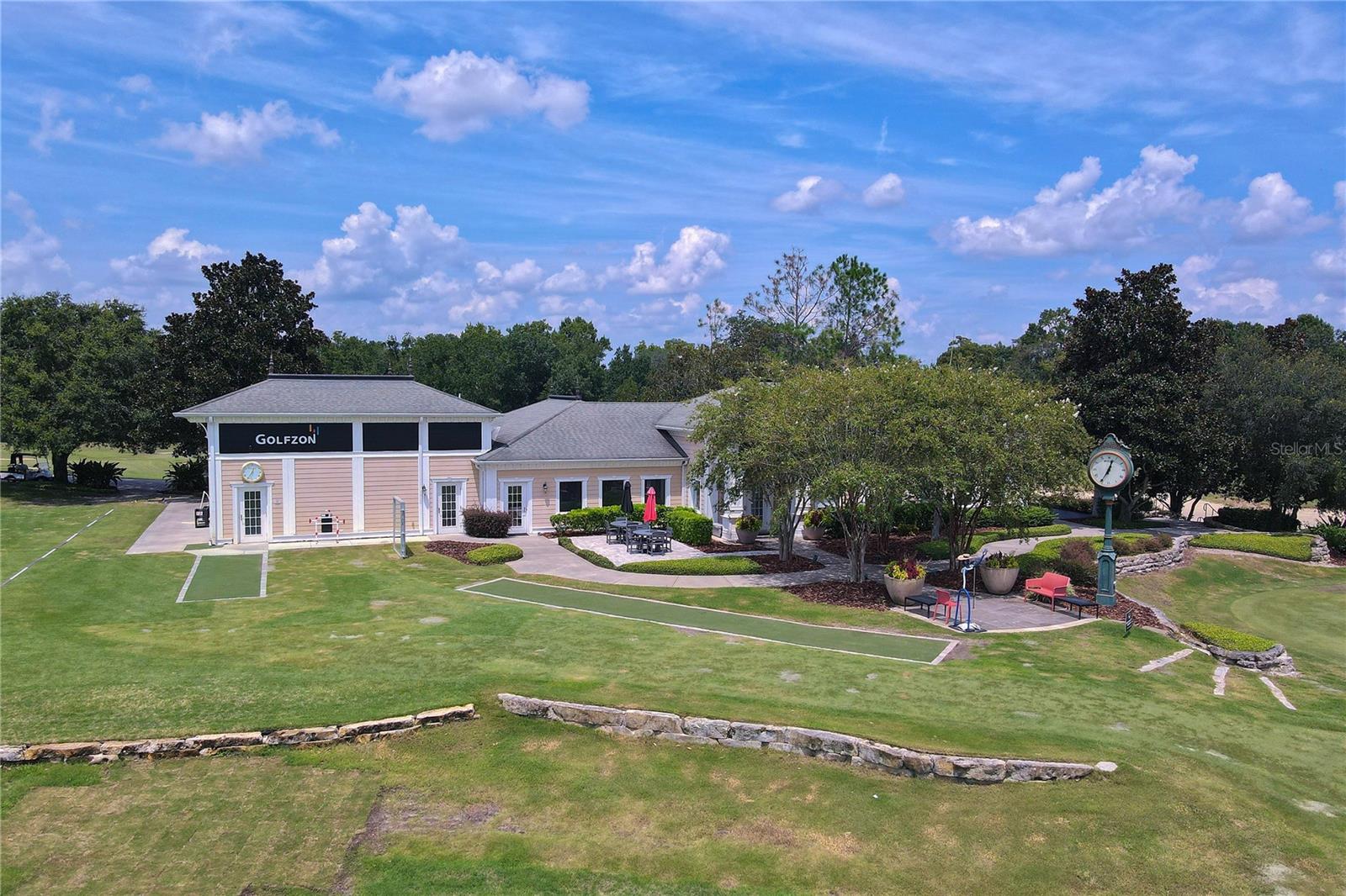 1402 TITIAN CT