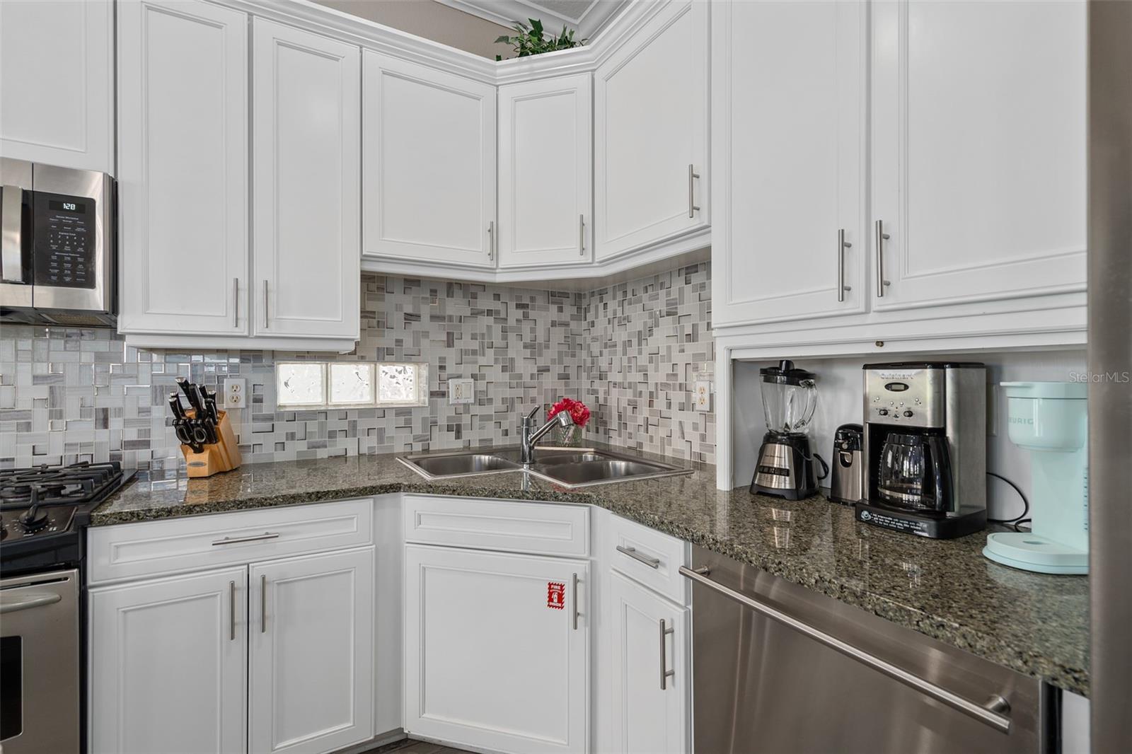 1402 TITIAN CT