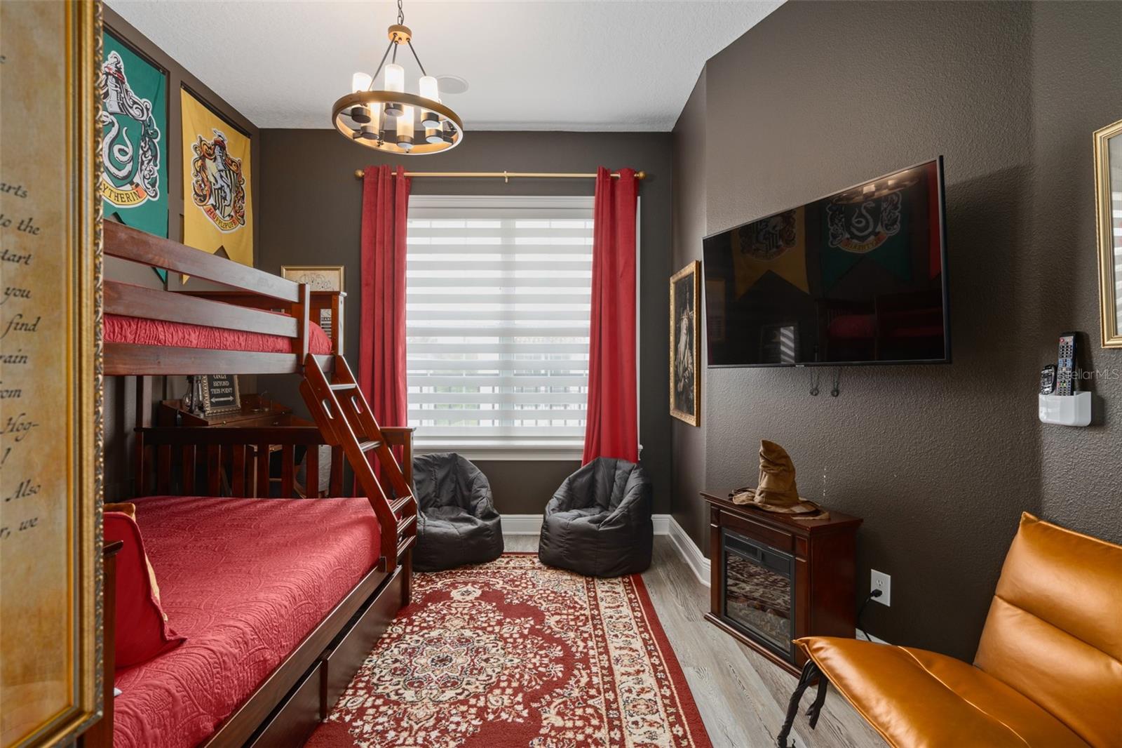 1402 TITIAN CT