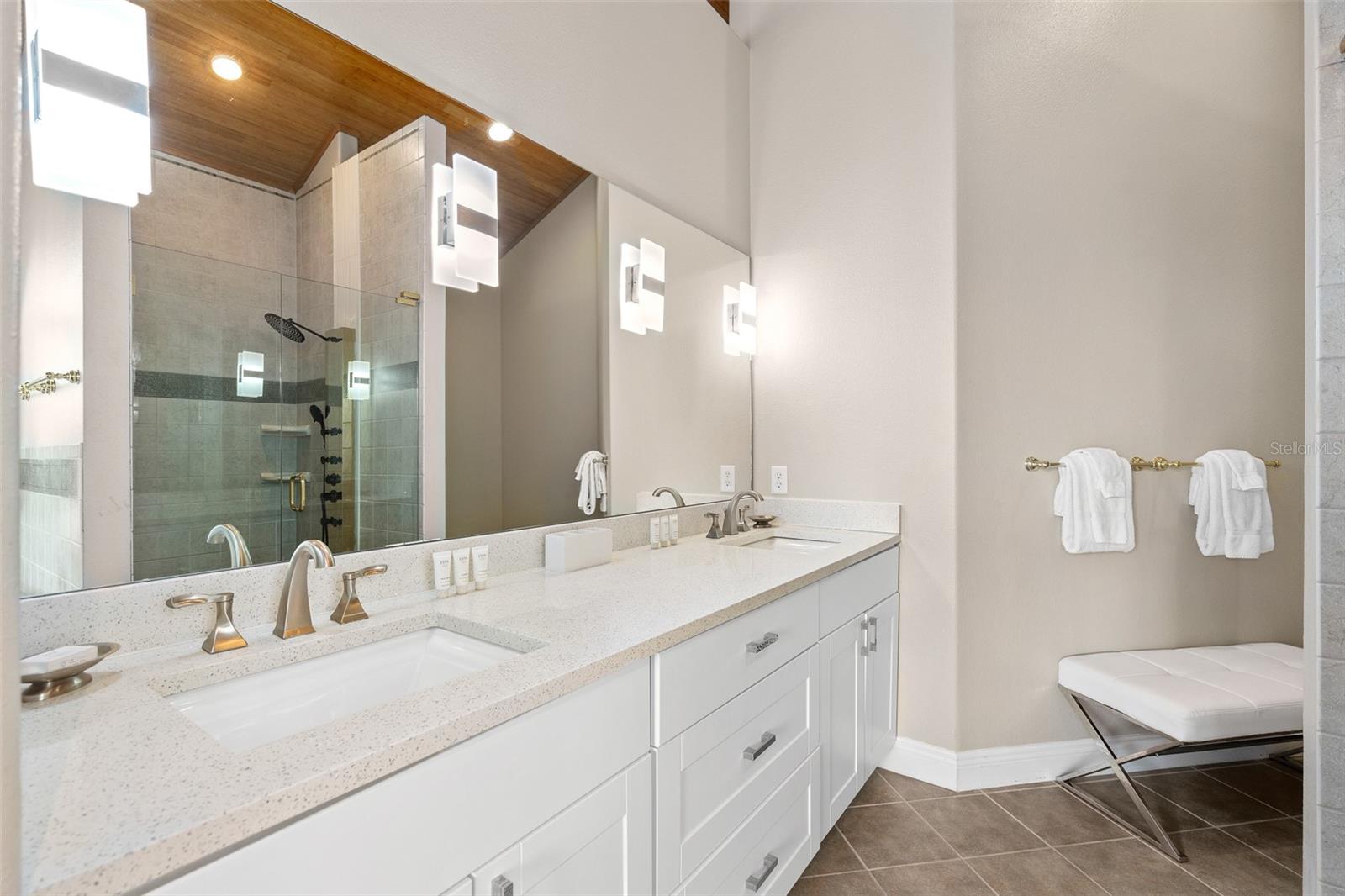 1402 TITIAN CT