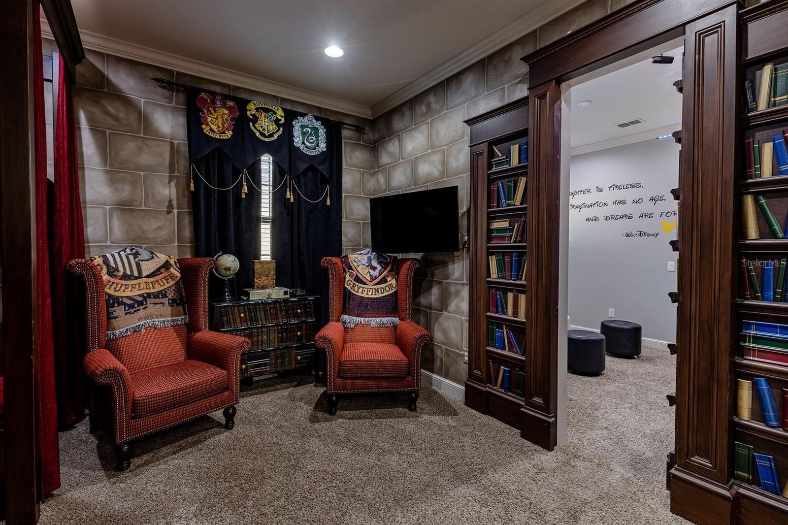 445 MUIRFIELD LOOP