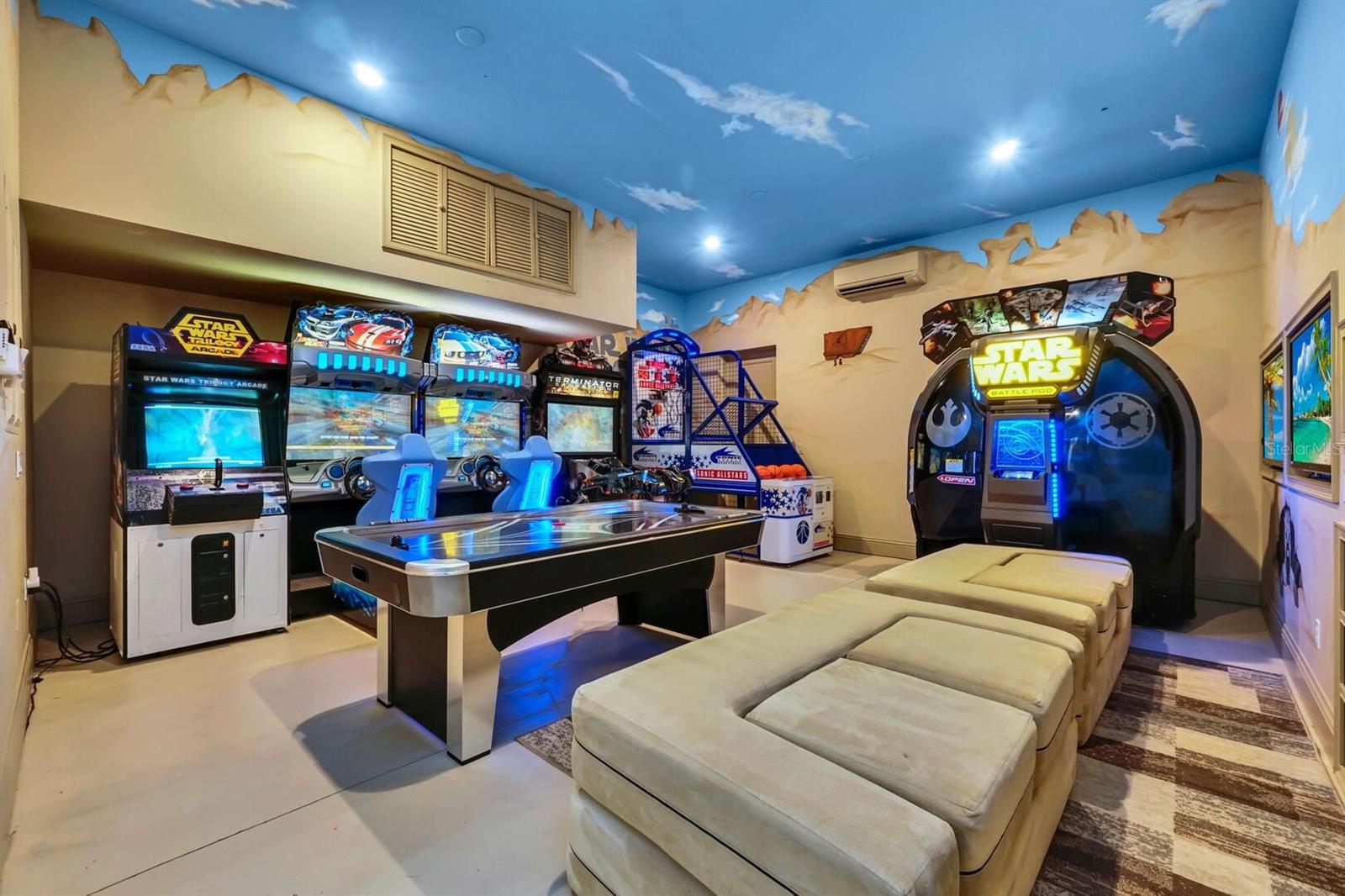 445 MUIRFIELD LOOP