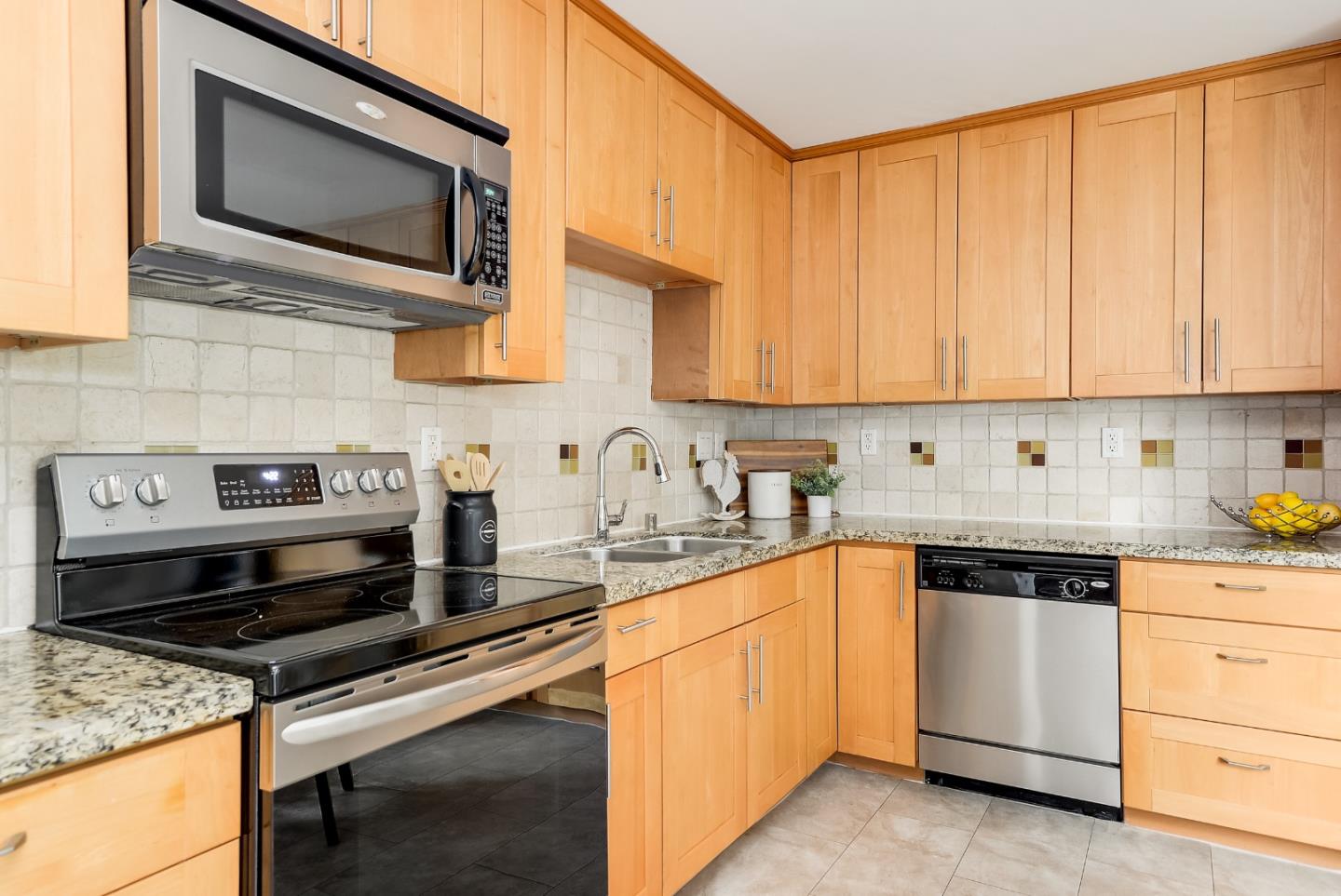 551 Grand Fir Avenue Unit: 3